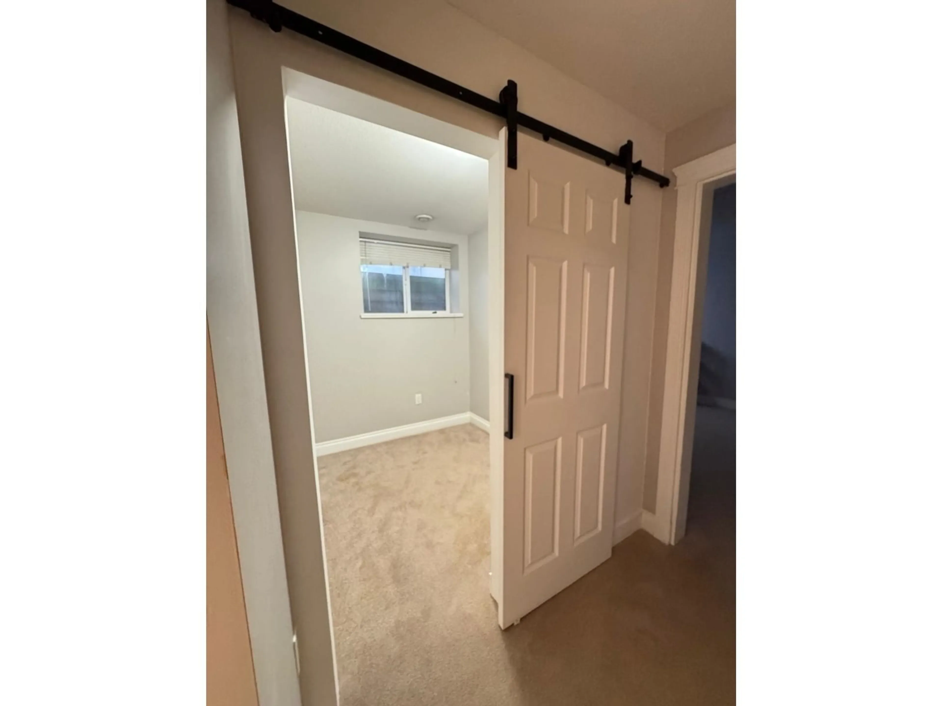 Storage room or clothes room or walk-in closet for 6621 192A STREET, Surrey British Columbia V4N0B9