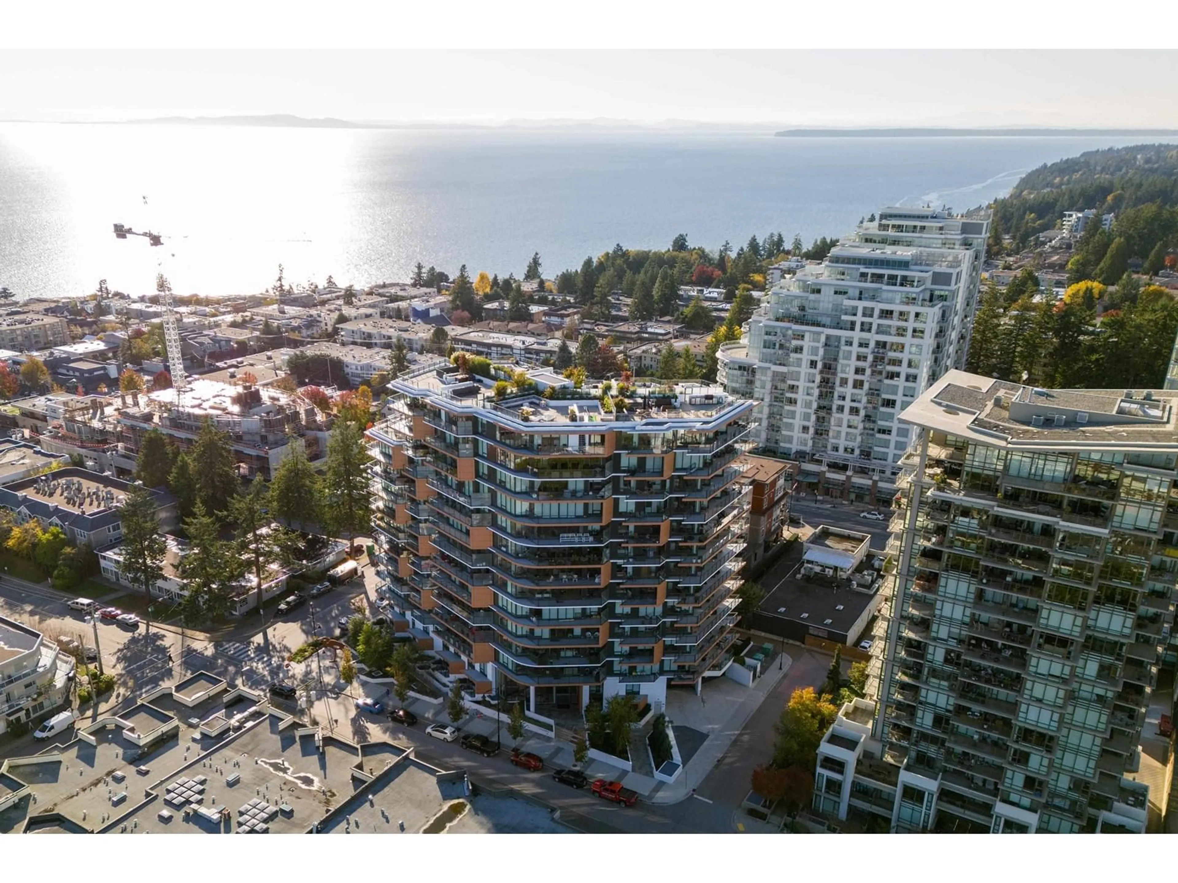 A pic from outside/outdoor area/front of a property/back of a property/a pic from drone, city buildings view from balcony for PH5 - 1439 GEORGE, White Rock British Columbia V4B0B9