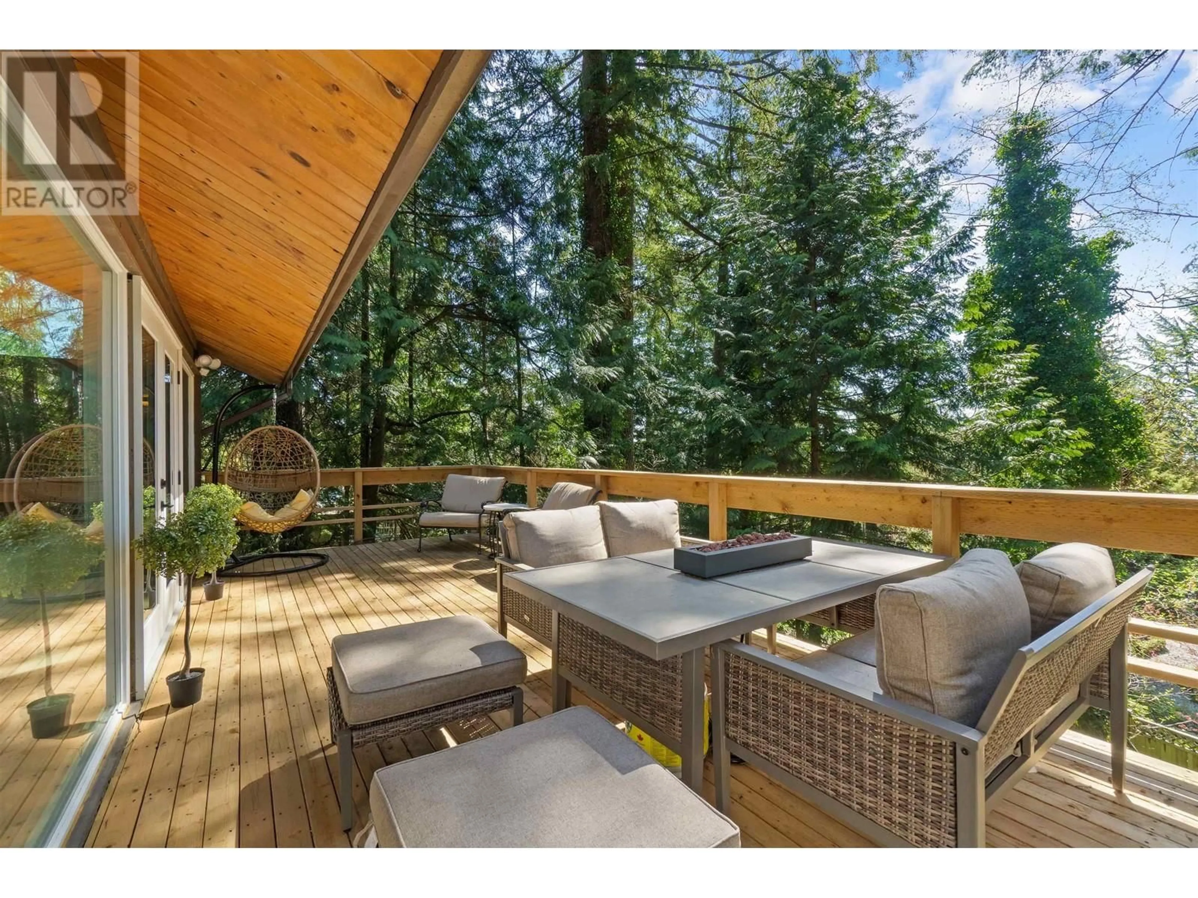 Patio, forest/trees view for 615 E KINGS ROAD, North Vancouver British Columbia V7N1J4