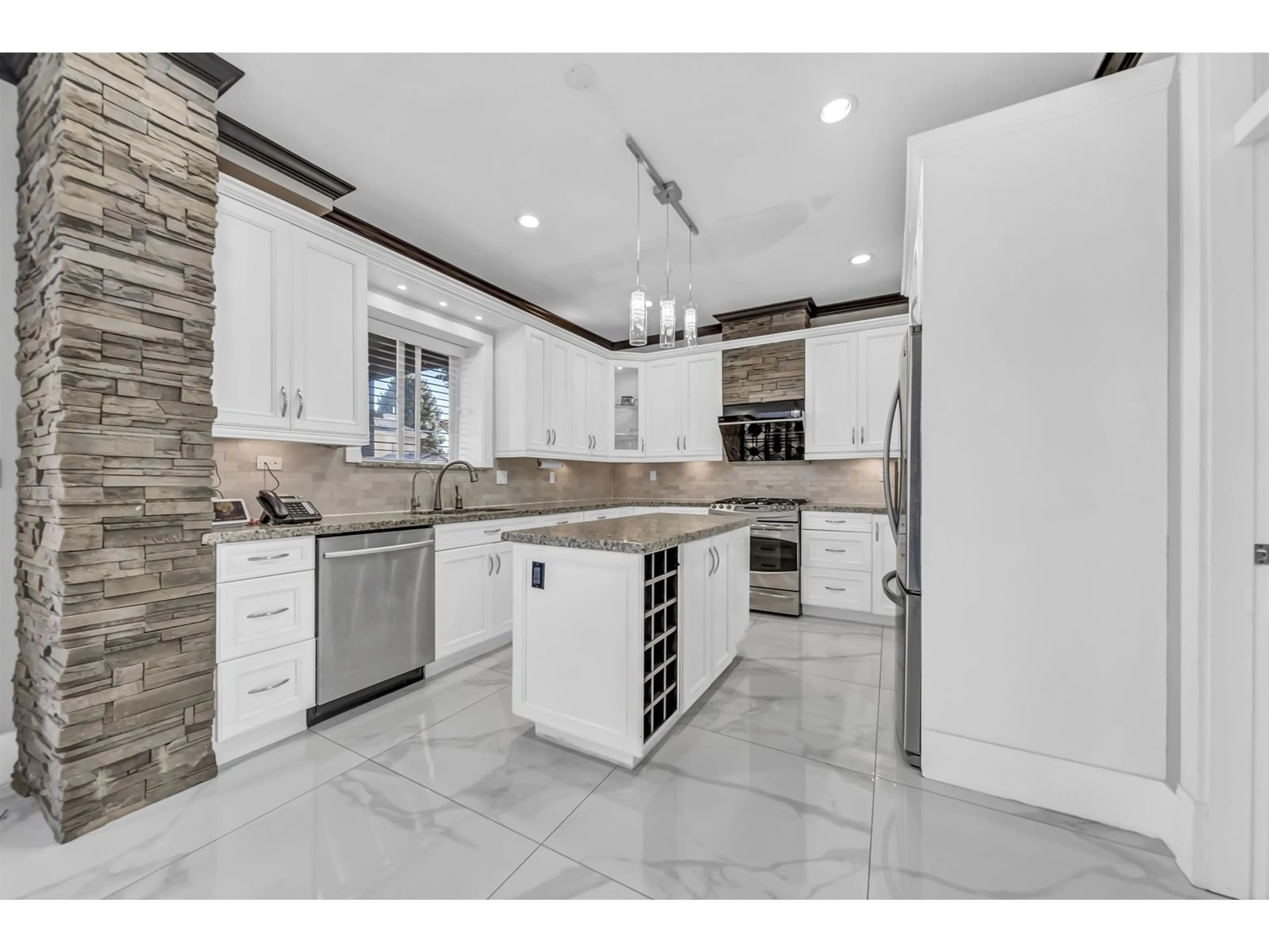 Contemporary kitchen, ceramic/tile floor for 16206 96B AVENUE, Surrey British Columbia V4N5X2