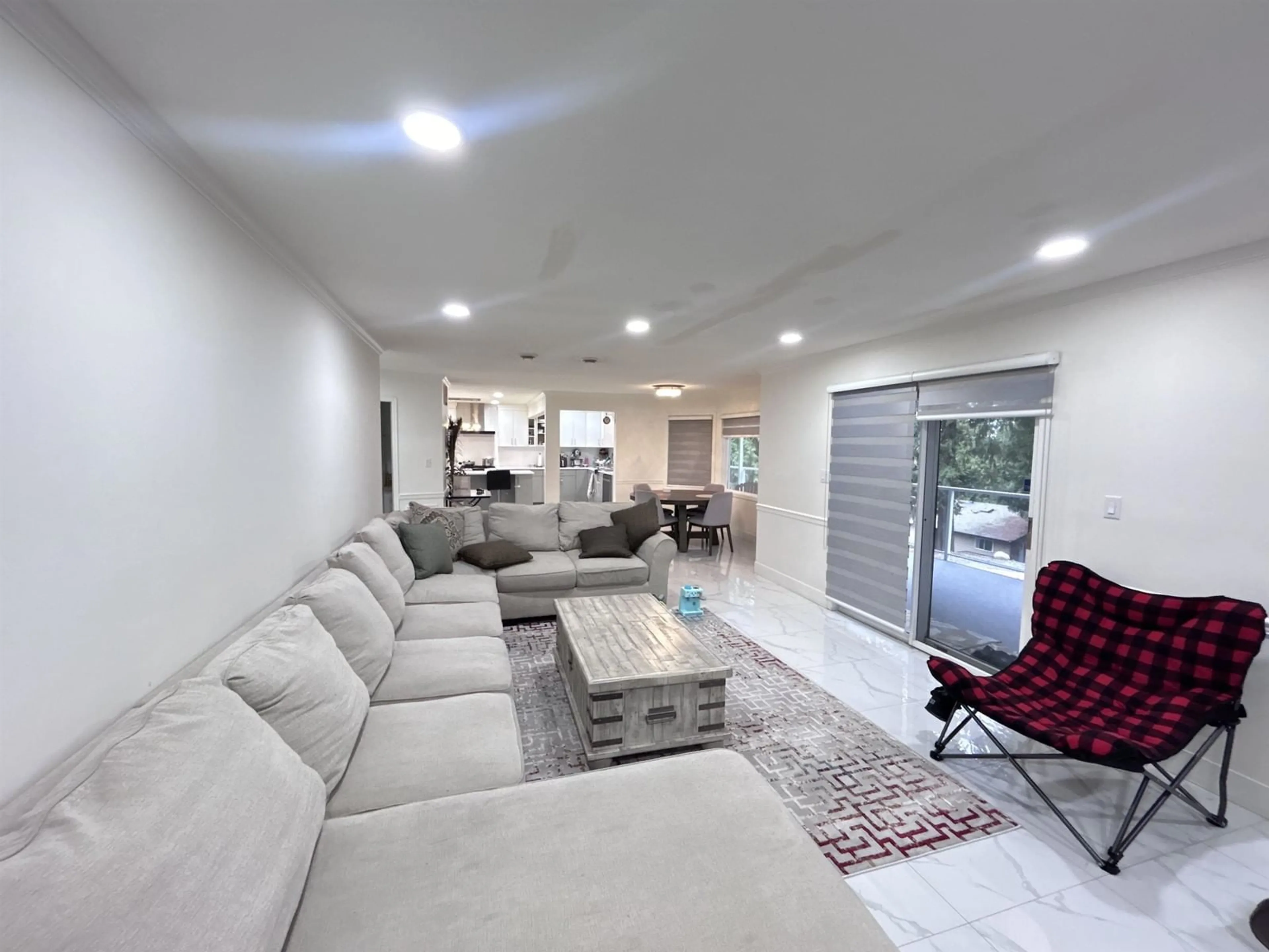Living room with furniture, unknown for 32563 VERDON, Abbotsford British Columbia V2T7Y3