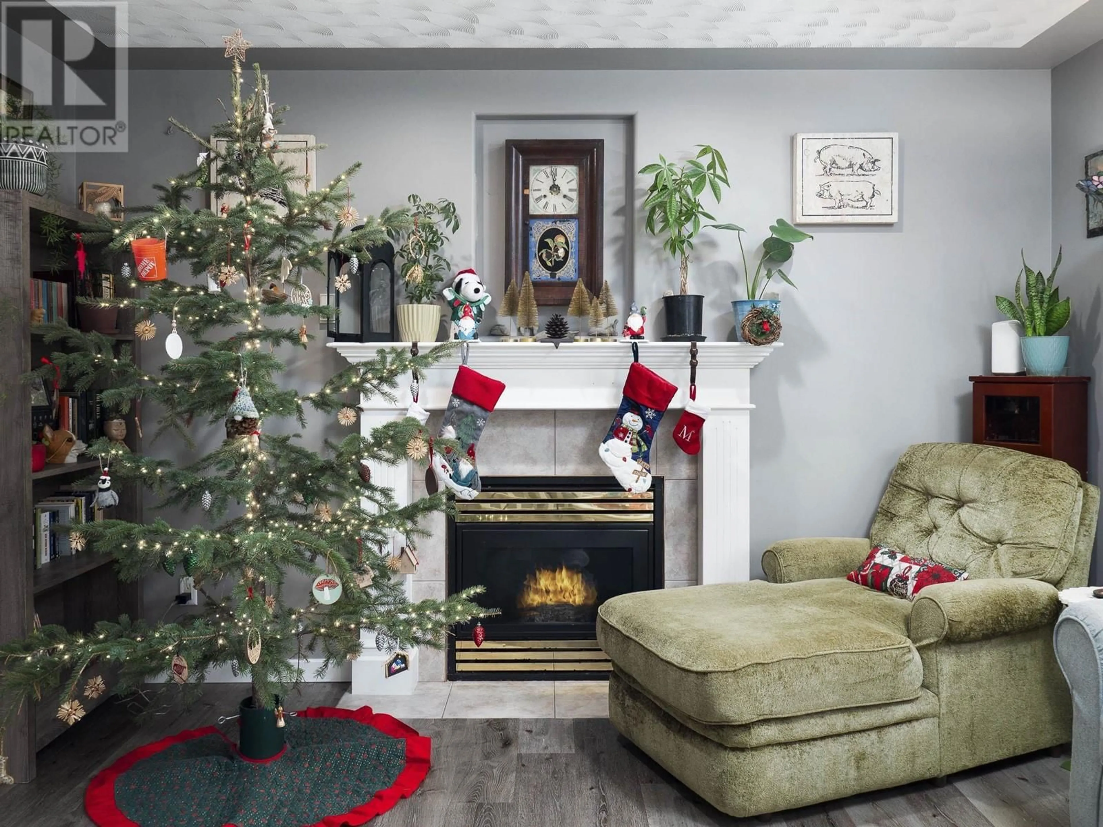 Living room with furniture, unknown for 2048 CROFT ROAD, Prince George British Columbia V2K3C9