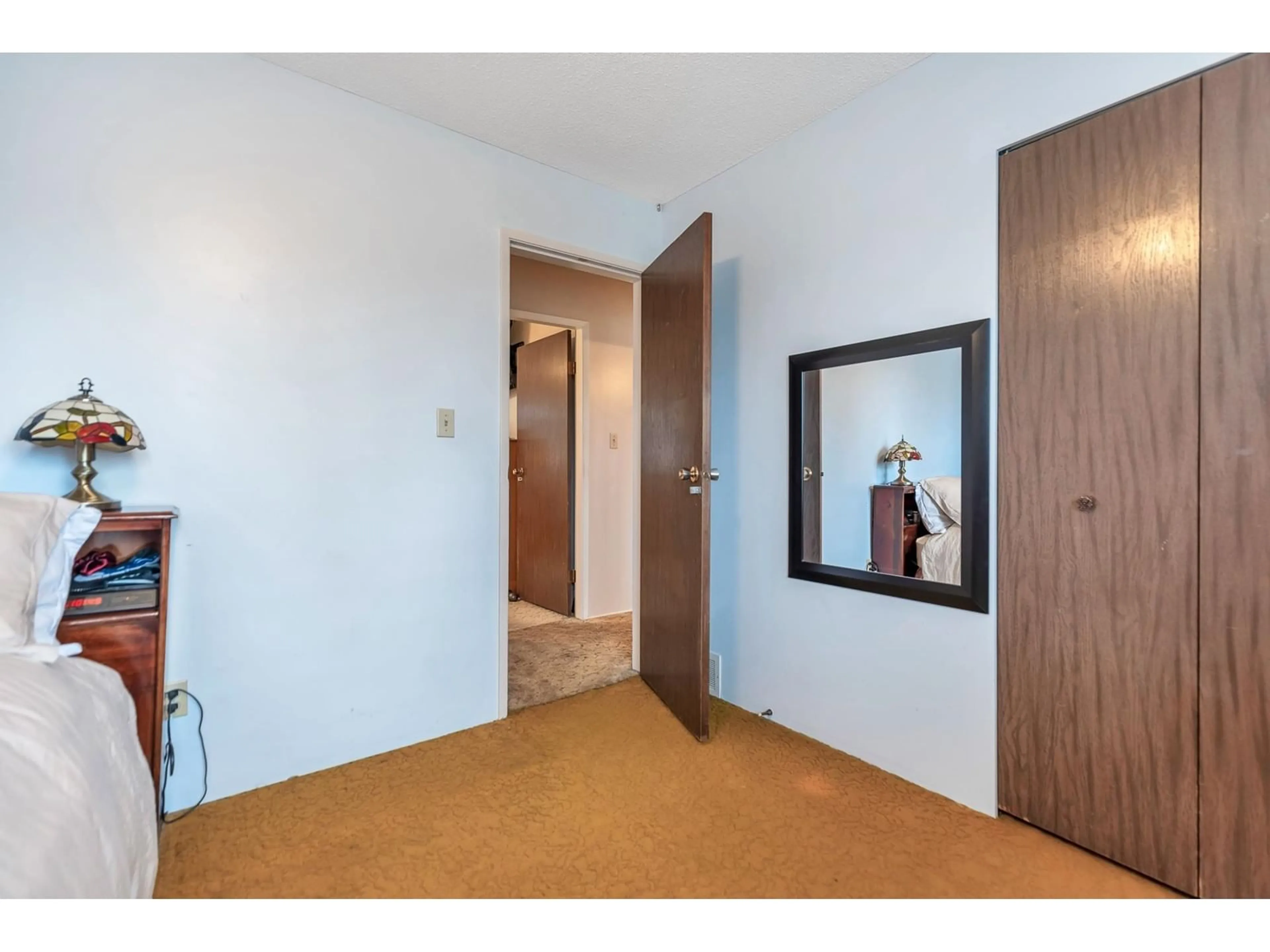 Indoor foyer for 8646 115A STREET, Delta British Columbia V4C5R9