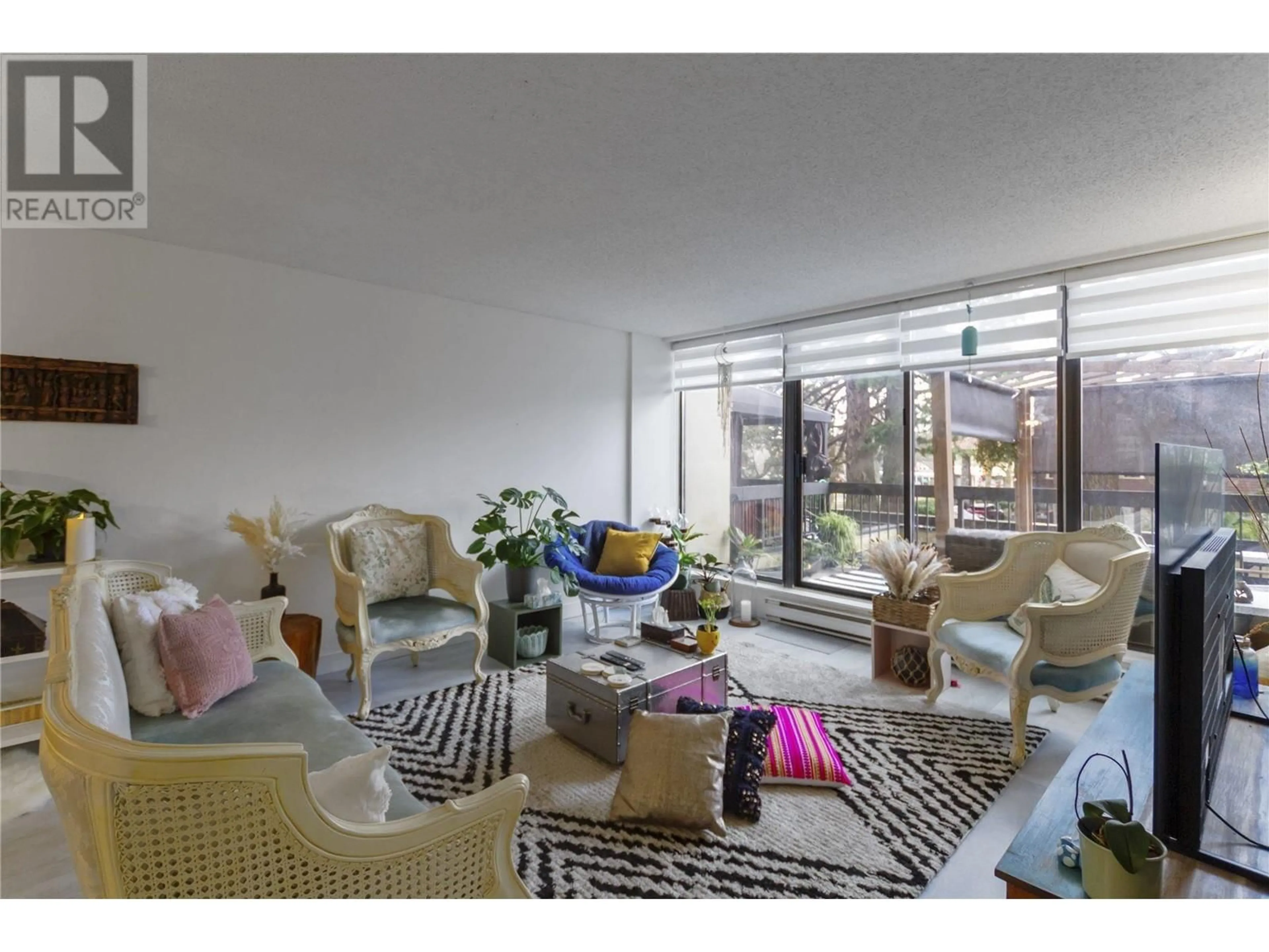 Living room with furniture, unknown for 201 - 6540 BURLINGTON AVENUE, Burnaby British Columbia V5H4G3
