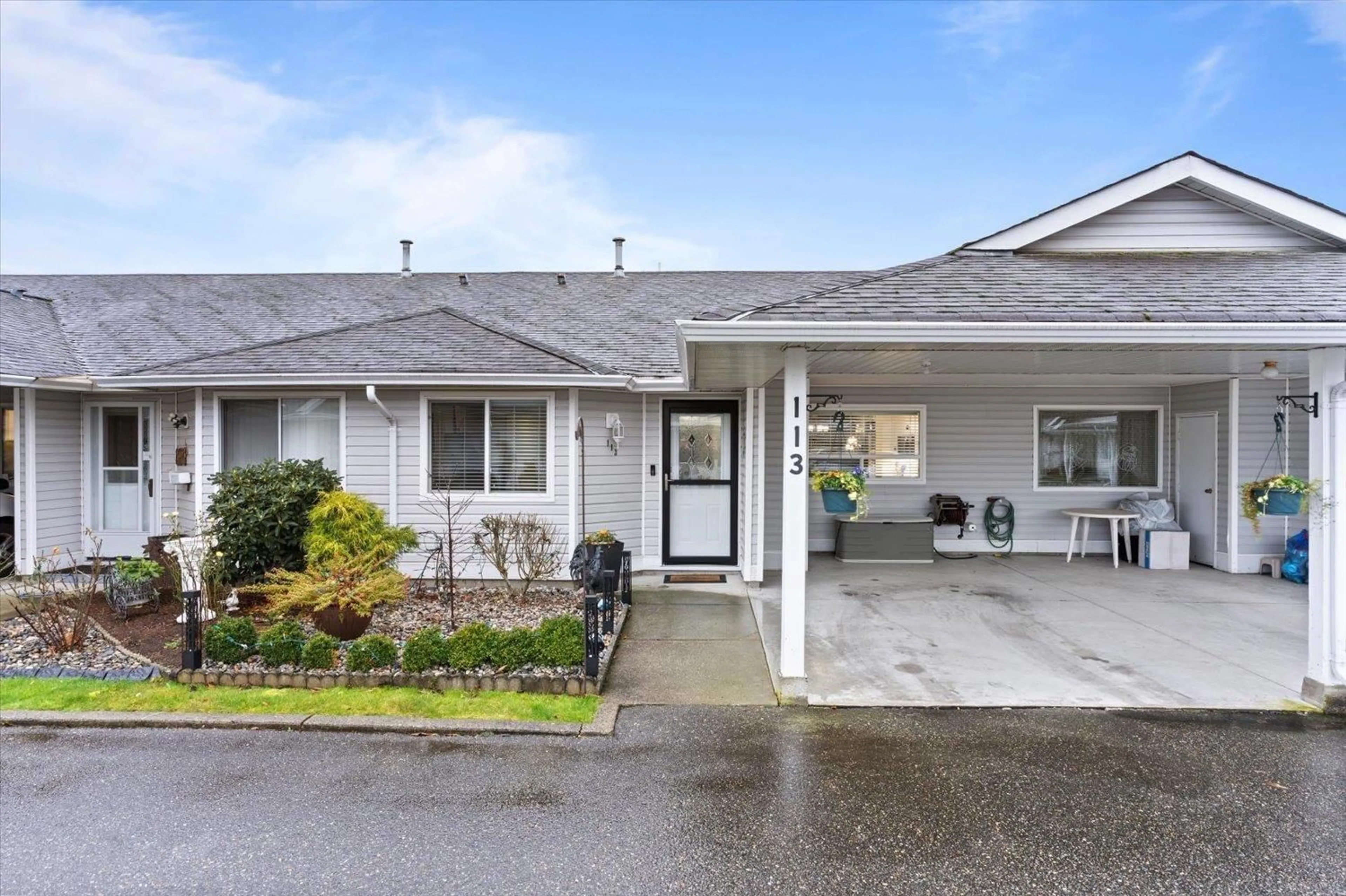 Home with vinyl exterior material, street for 113 7610 EVANS ROAD, Chilliwack British Columbia V2R2X8