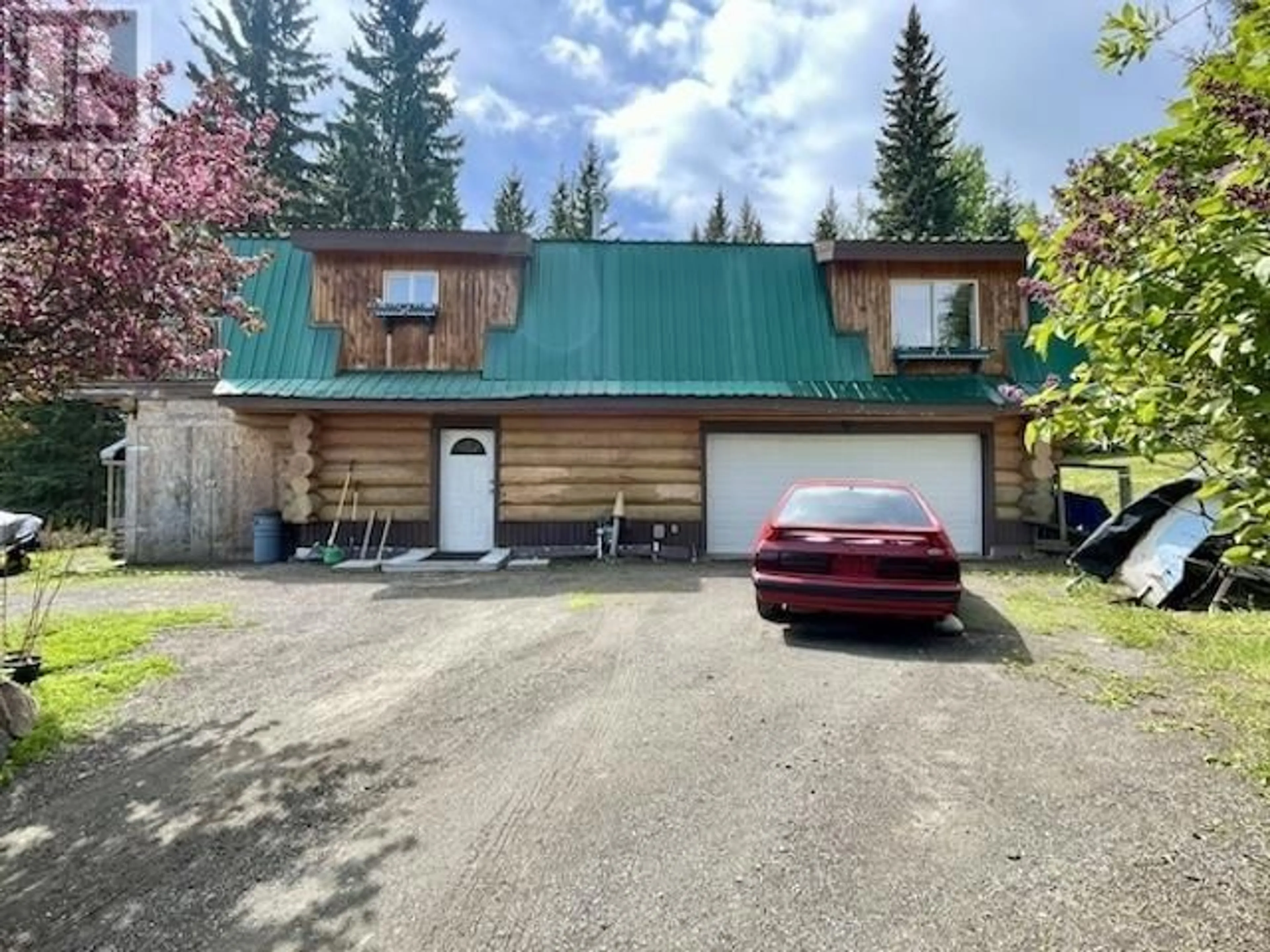 A pic from outside/outdoor area/front of a property/back of a property/a pic from drone, unknown for 6192 HUNT ROAD, 100 Mile House British Columbia V0K2E3