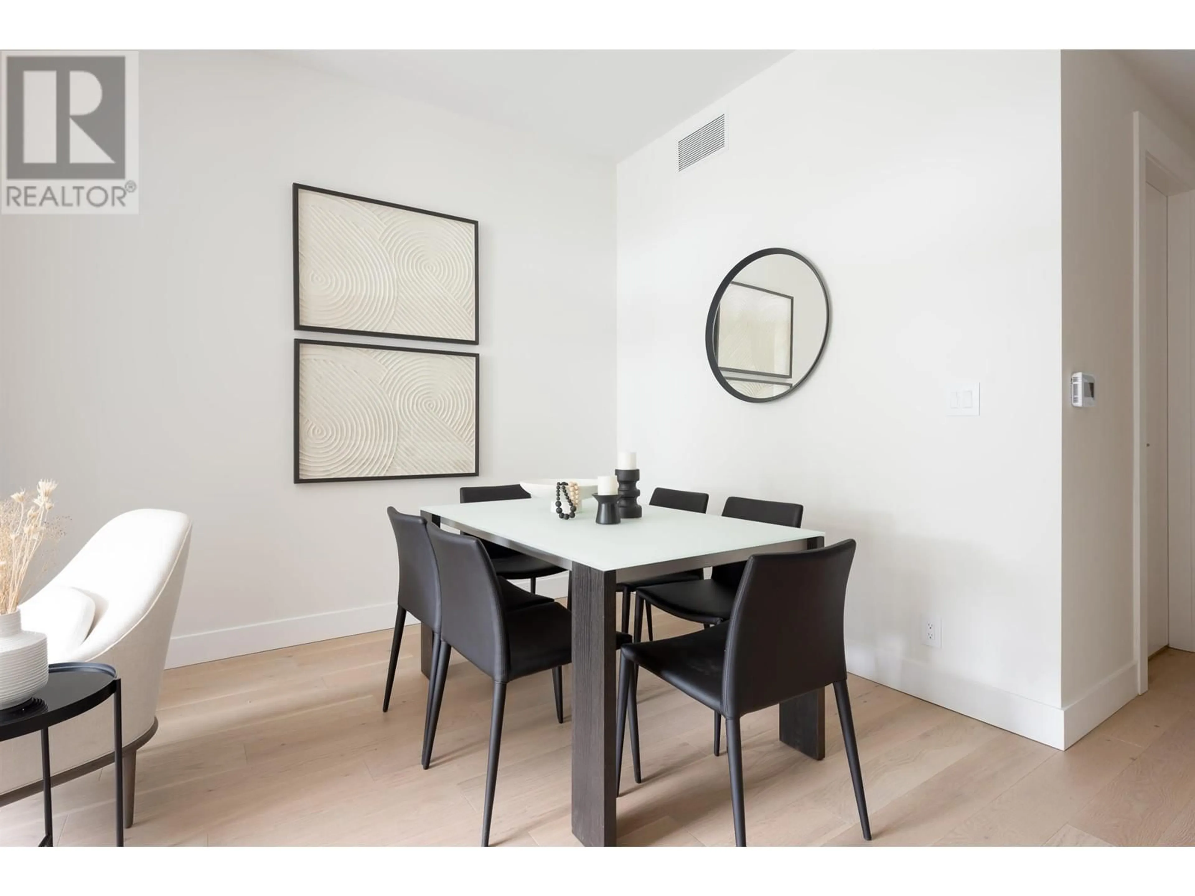 Dining room, wood/laminate floor for 404 6699 NELSON AVENUE, West Vancouver British Columbia V7W2B2