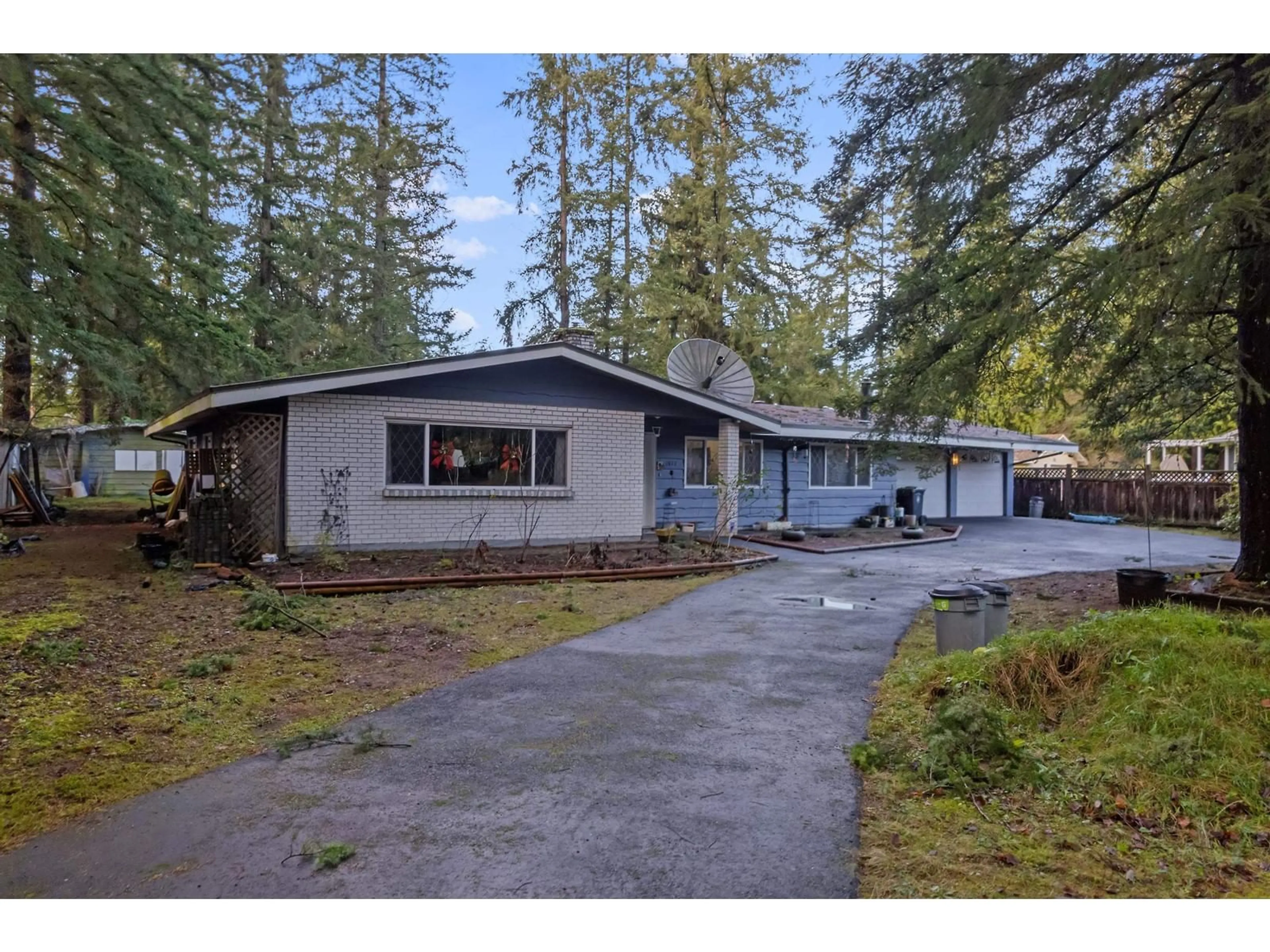 A pic from outside/outdoor area/front of a property/back of a property/a pic from drone, street for 3875 204A STREET, Langley British Columbia V3A4X3