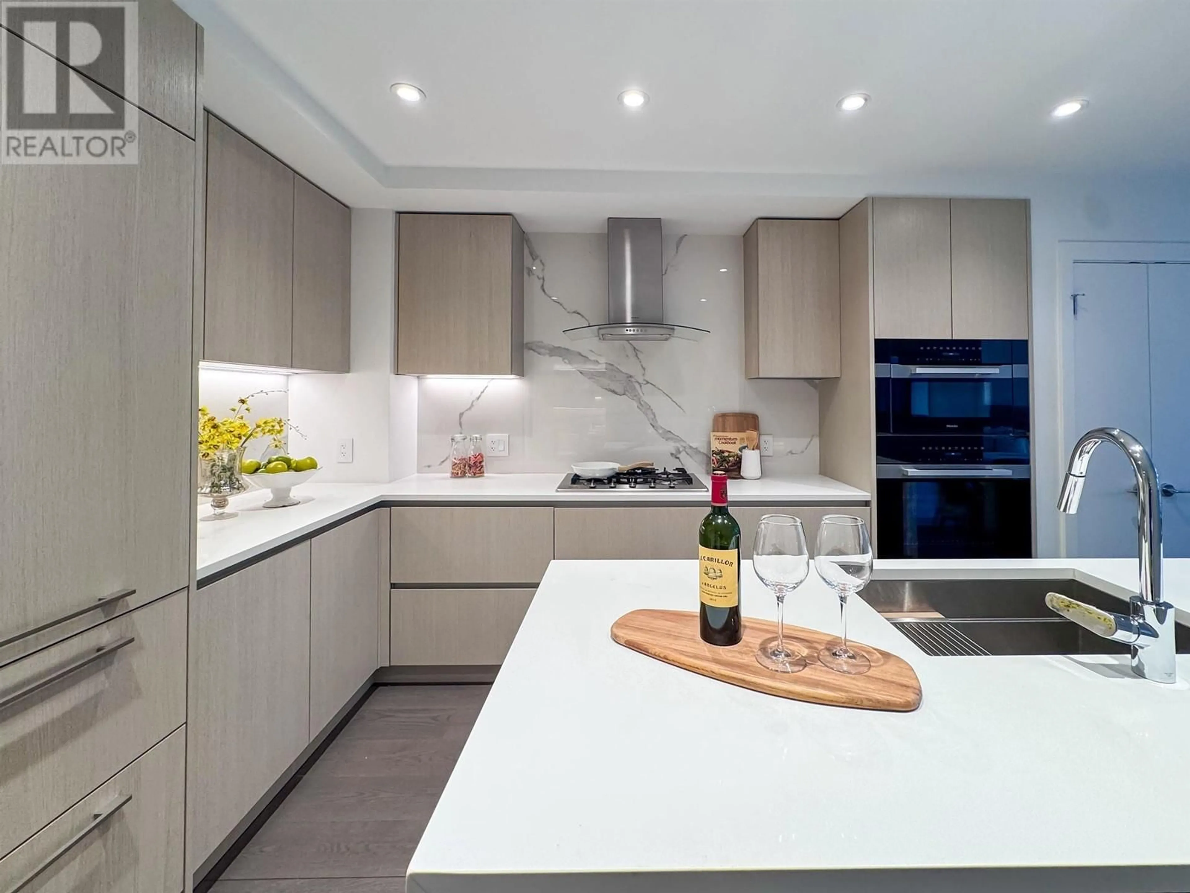 Contemporary kitchen, ceramic/tile floor for 217 - 5168 CAMBIE STREET, Vancouver British Columbia V5Z0K7