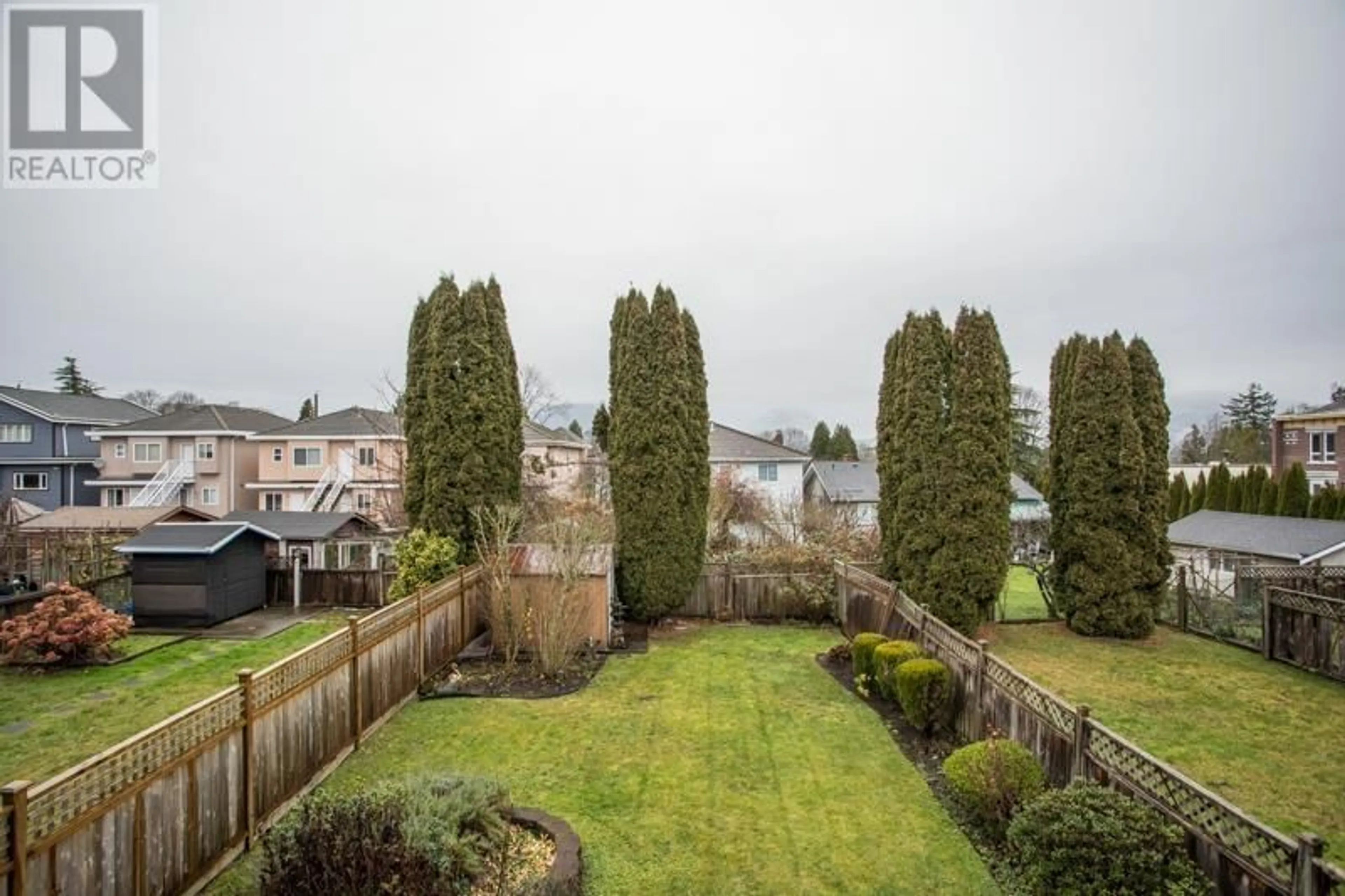 A pic from outside/outdoor area/front of a property/back of a property/a pic from drone, water/lake/river/ocean view for 2871 DUNDAS STREET, Vancouver British Columbia V5K1R5