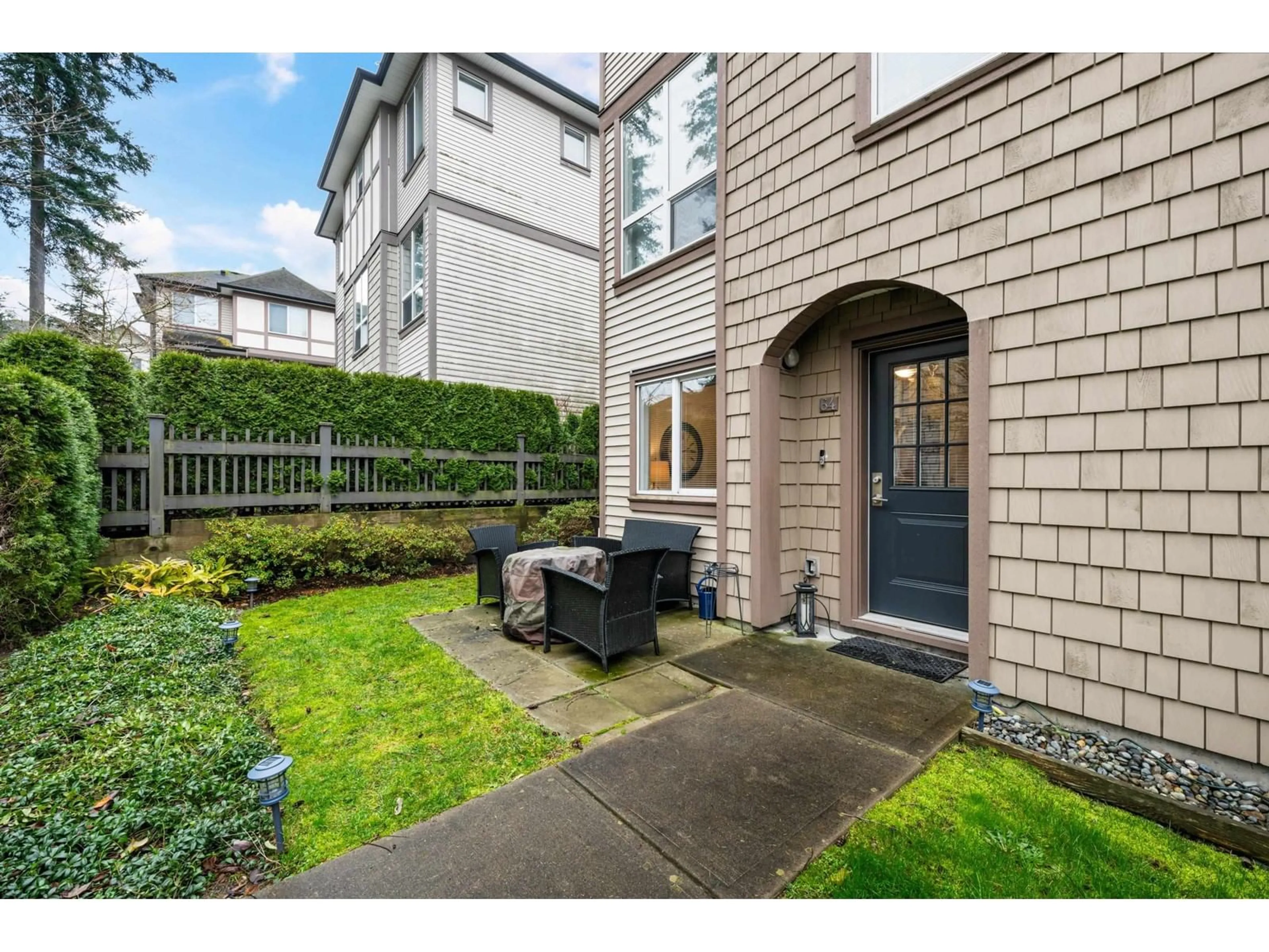 Patio, street for 64 7848 209 STREET, Langley British Columbia V2Y1M4