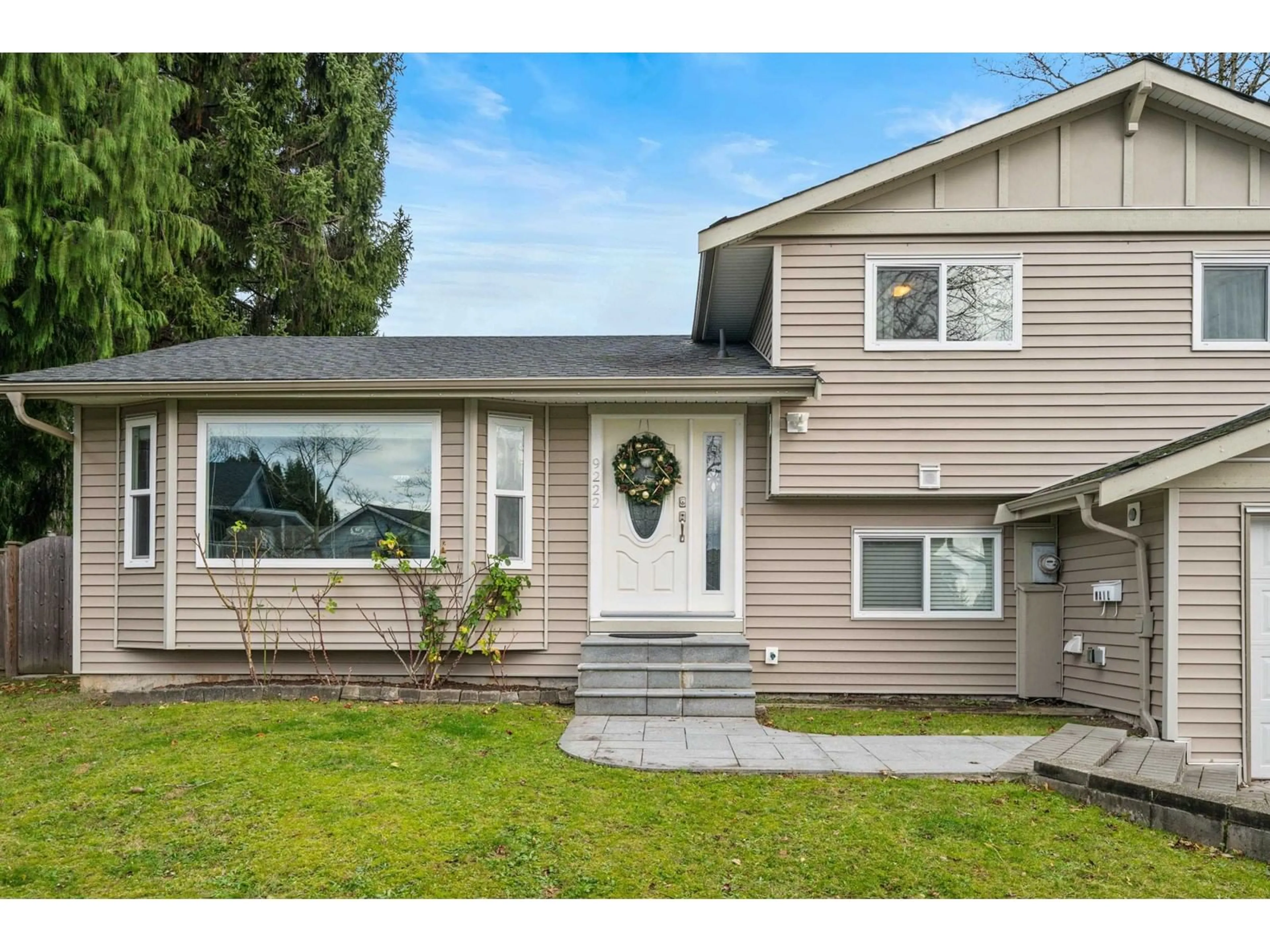 Unknown for 9222 132A STREET, Surrey British Columbia V3V7E1