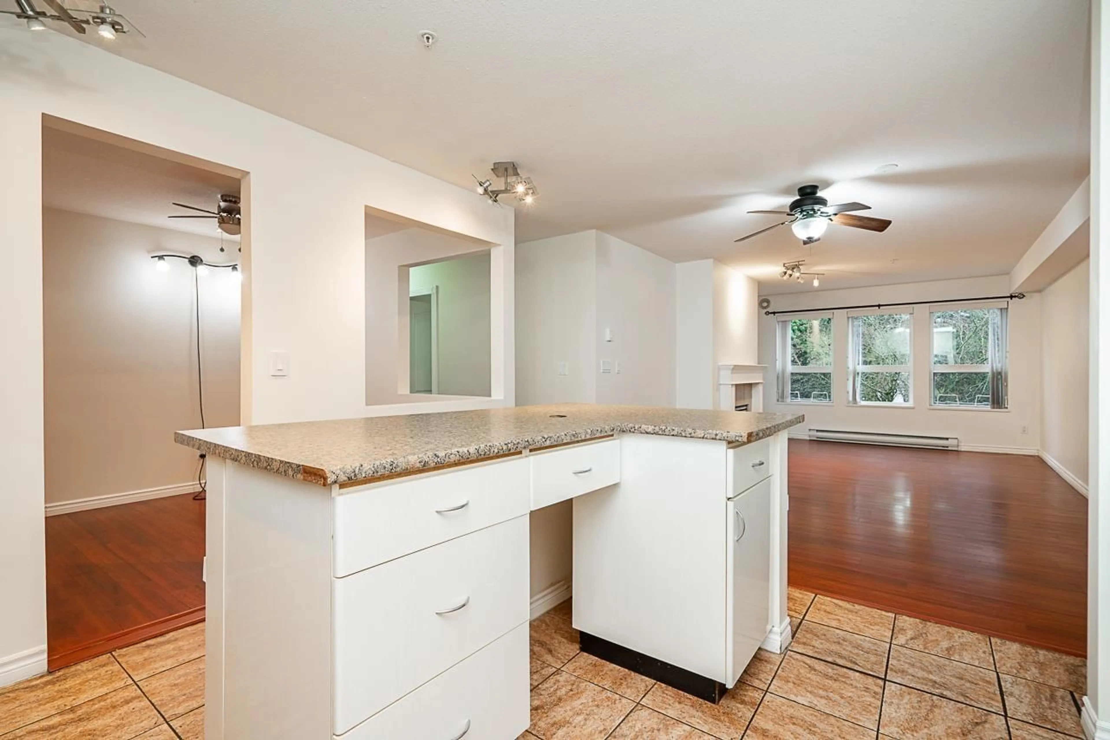 Open concept kitchen, unknown for 208 9668 148 STREET, Surrey British Columbia V3R0W2