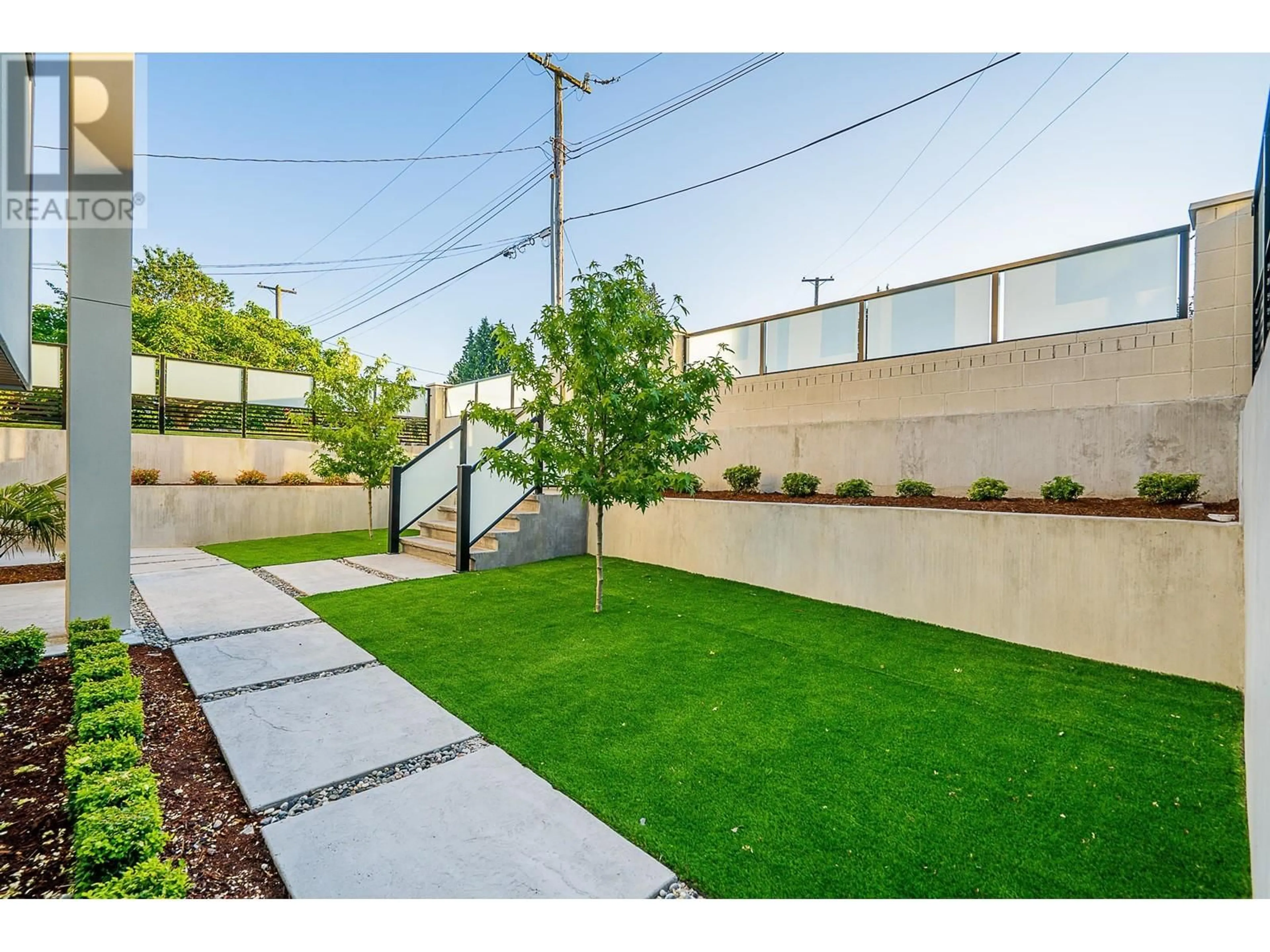 Patio, street for 550 RICHMOND STREET, New Westminster British Columbia V3L4C7