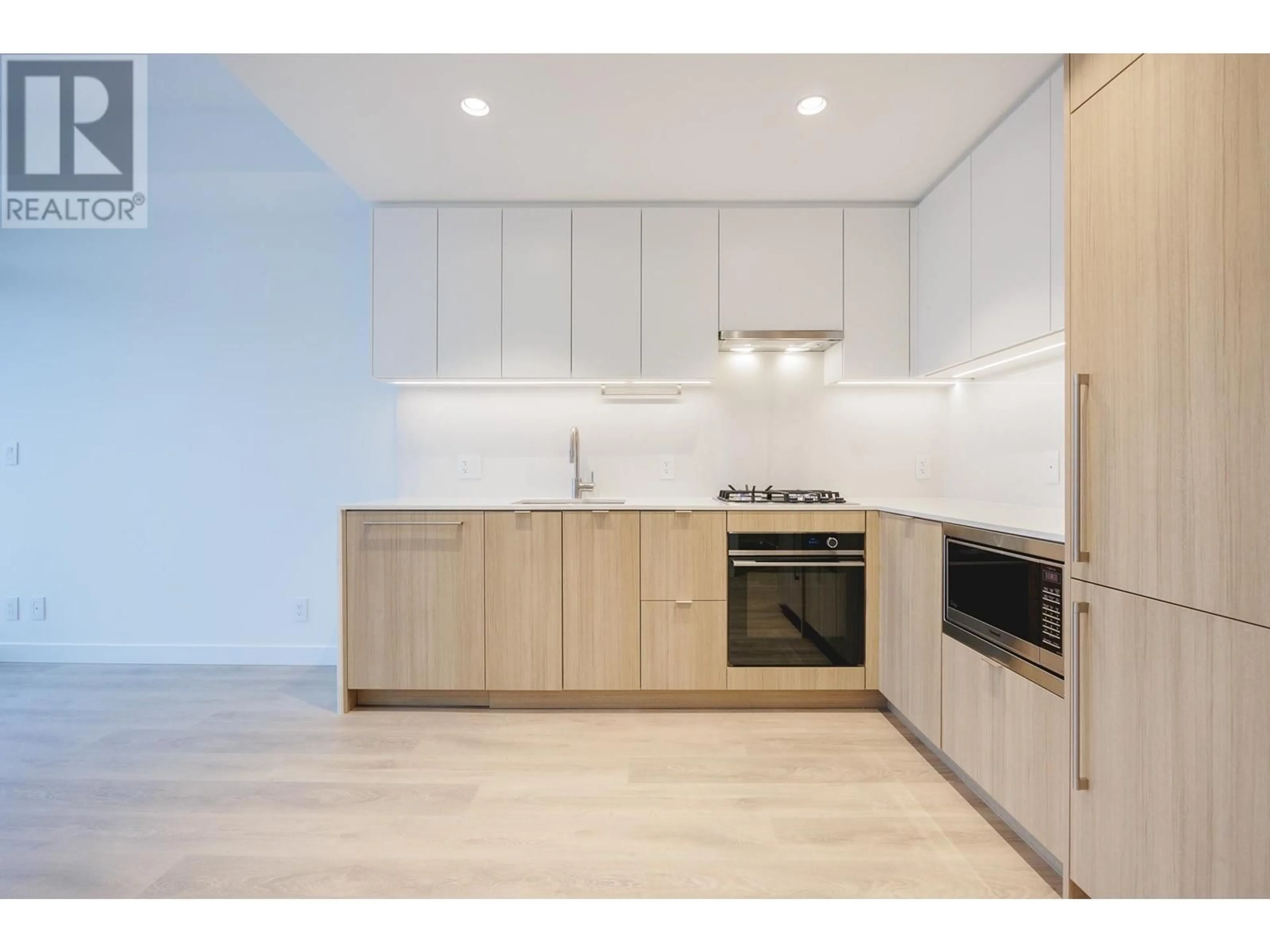 Standard kitchen, wood/laminate floor for 2209 505 NELSON STREET, Coquitlam British Columbia V3J0R5