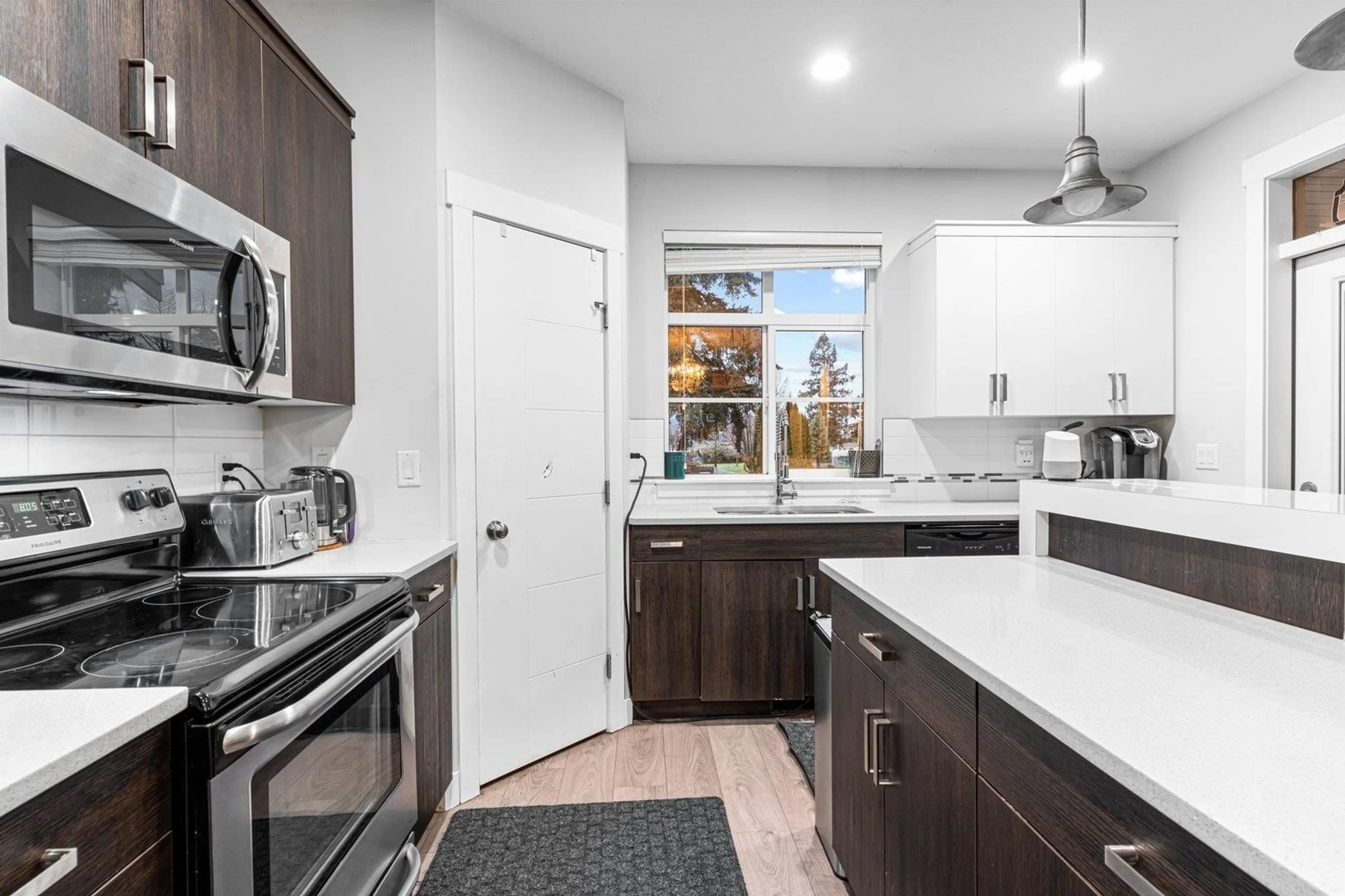 Open concept kitchen, unknown for 4 46570 MACKEN AVENUE, Chilliwack British Columbia V2P0G2