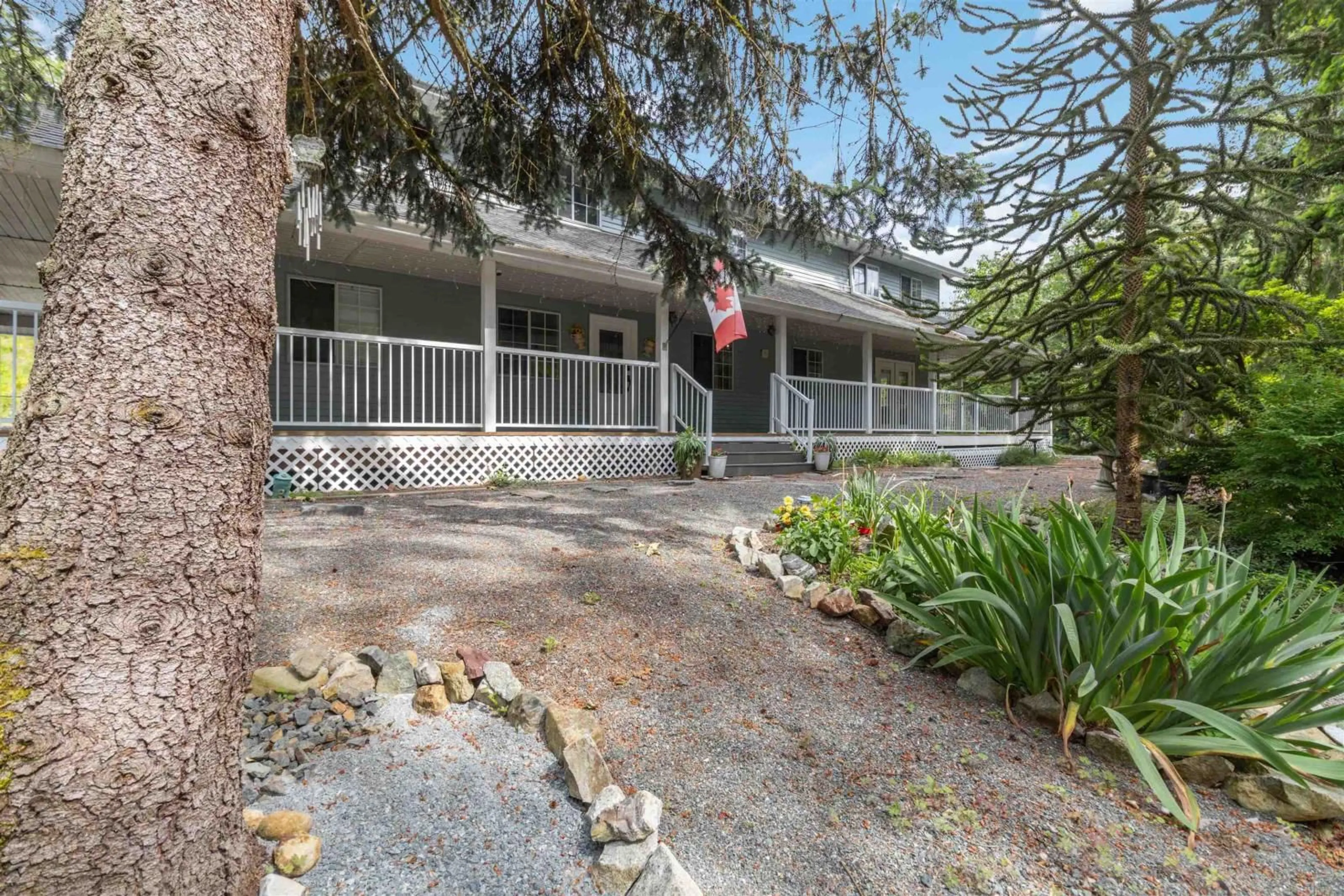 Patio, unknown for 2127 LOUGHEED HIGHWAY|Mt Woodside, Agassiz British Columbia V0M1A1