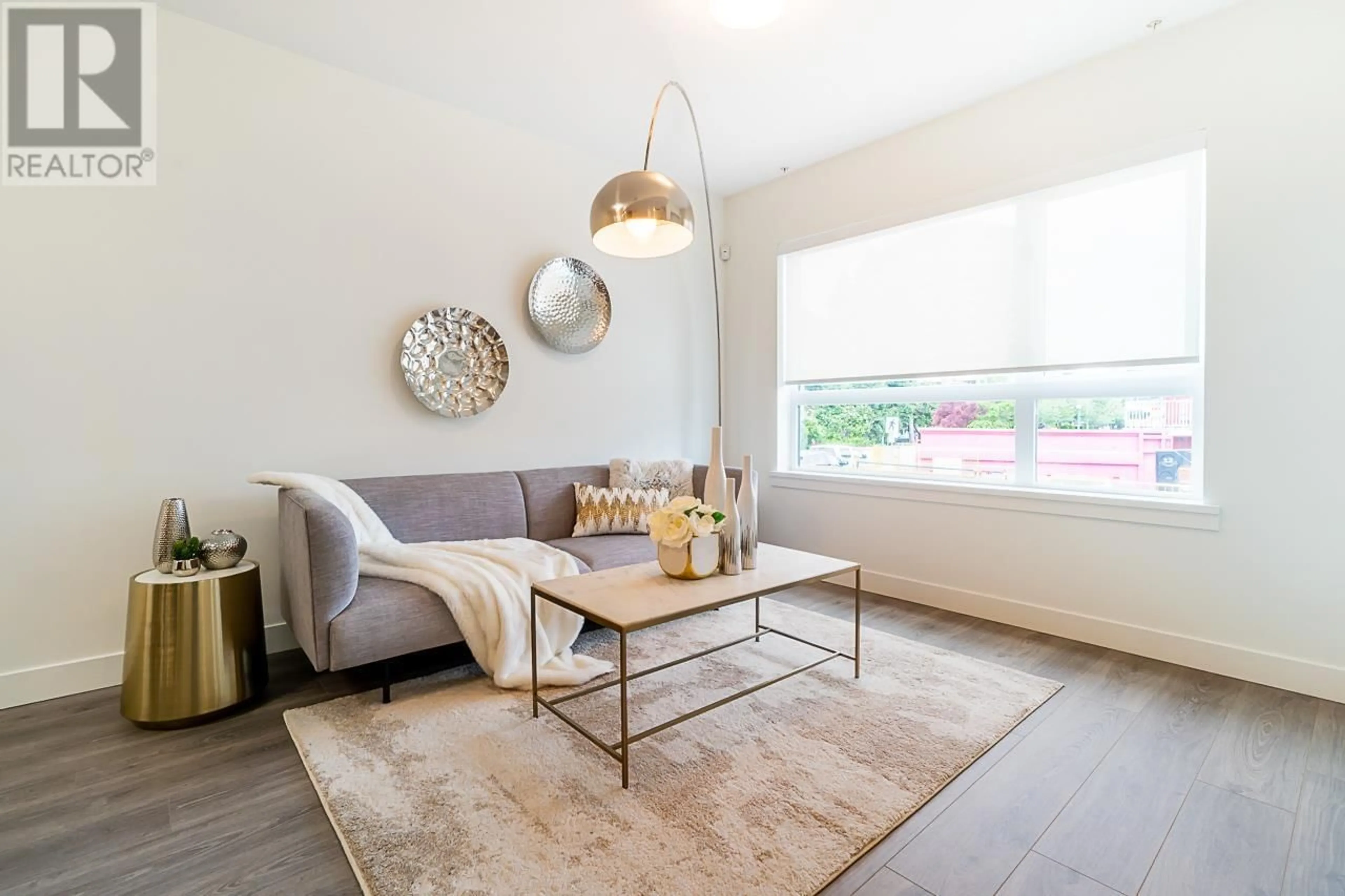Living room with furniture, wood/laminate floor for 5 - 8428 PARK ROAD, Richmond British Columbia V6Y0K1