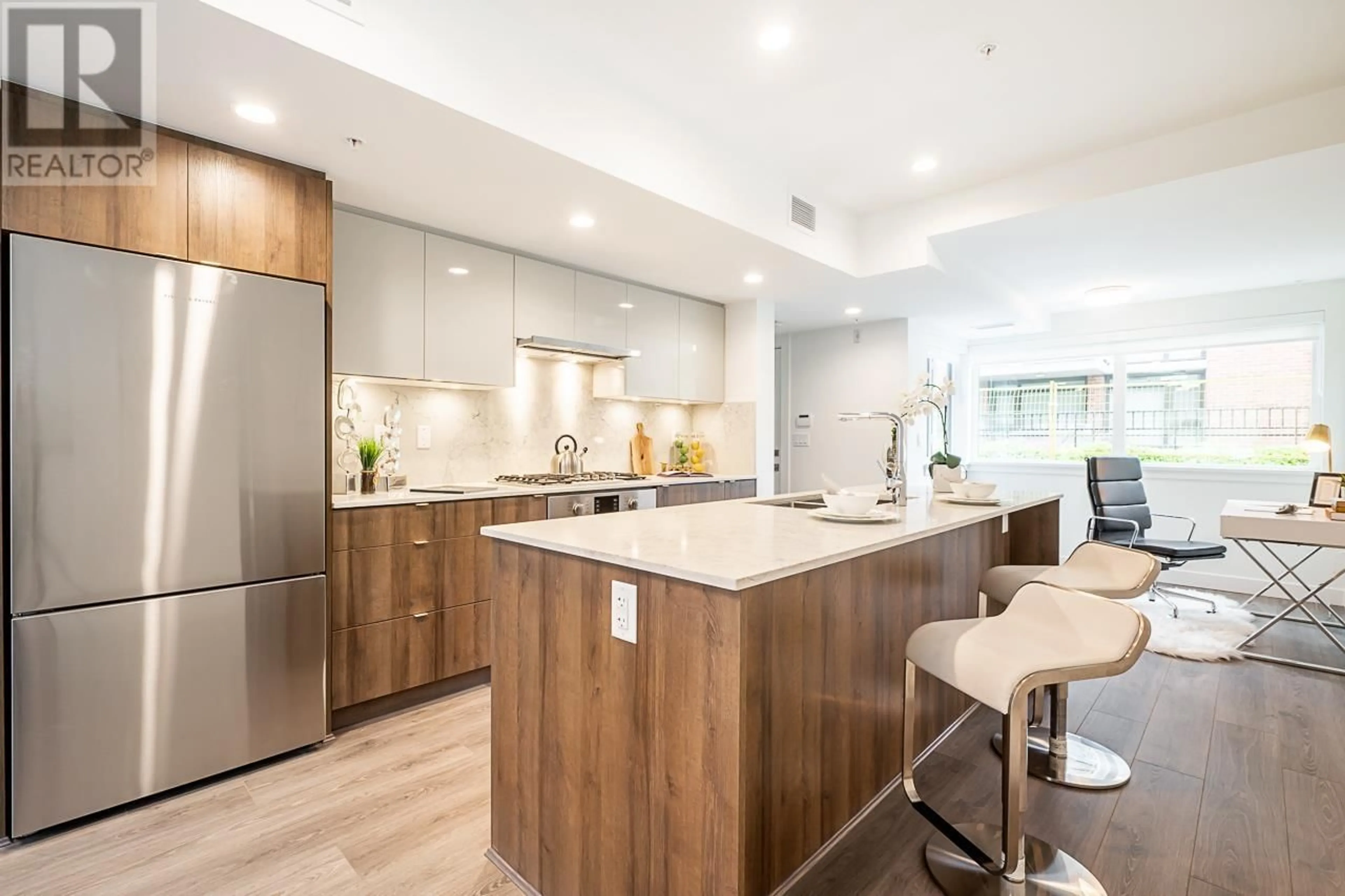 Open concept kitchen, wood/laminate floor for 5 8428 PARK ROAD, Richmond British Columbia V6Y0K1