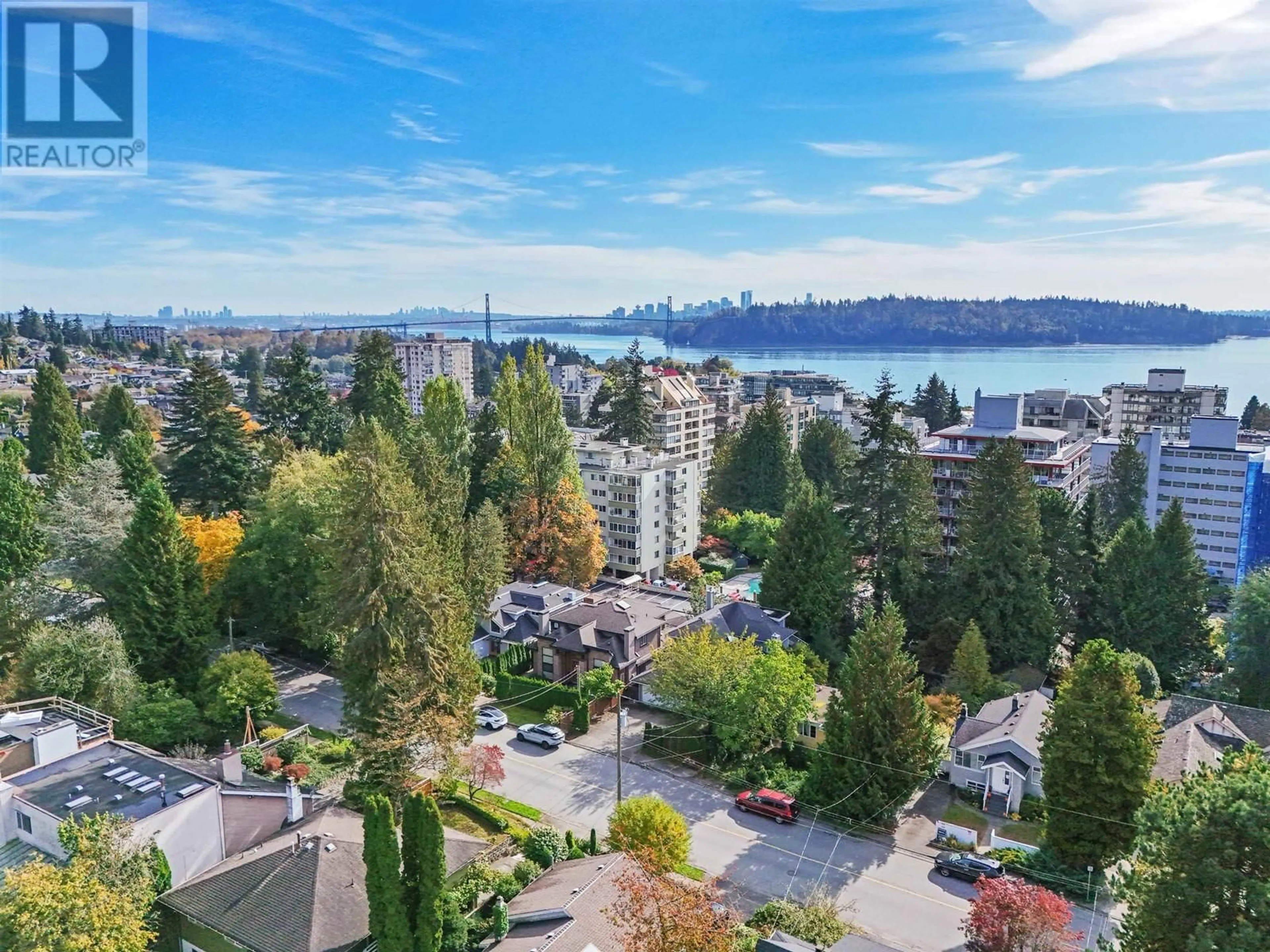 A pic from outside/outdoor area/front of a property/back of a property/a pic from drone, water/lake/river/ocean view for 1472 FULTON AVENUE, West Vancouver British Columbia V7T1P1