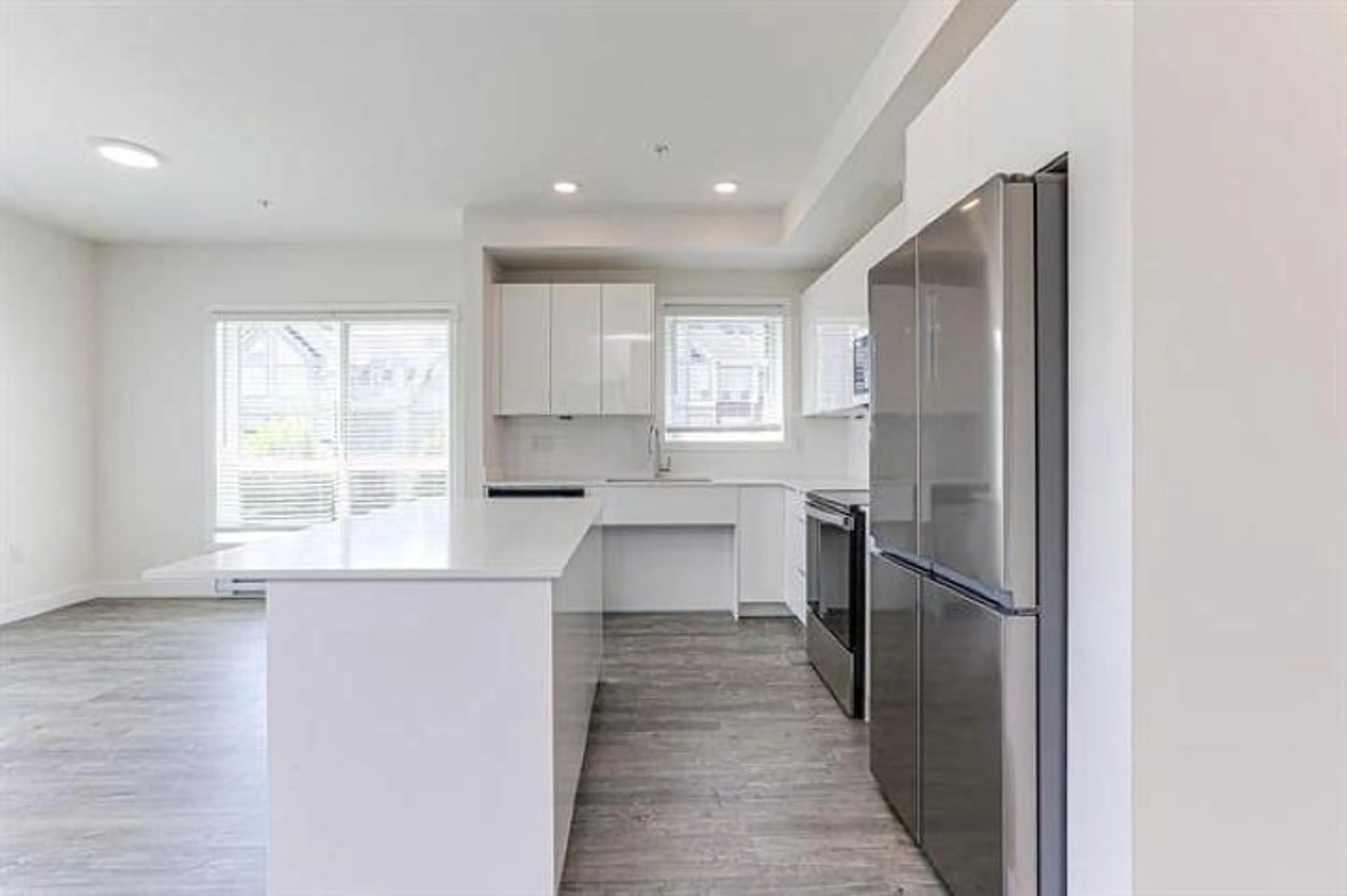 Open concept kitchen, ceramic/tile floor for 204 9450 ROBSON STREET, Chilliwack British Columbia V2P0L7