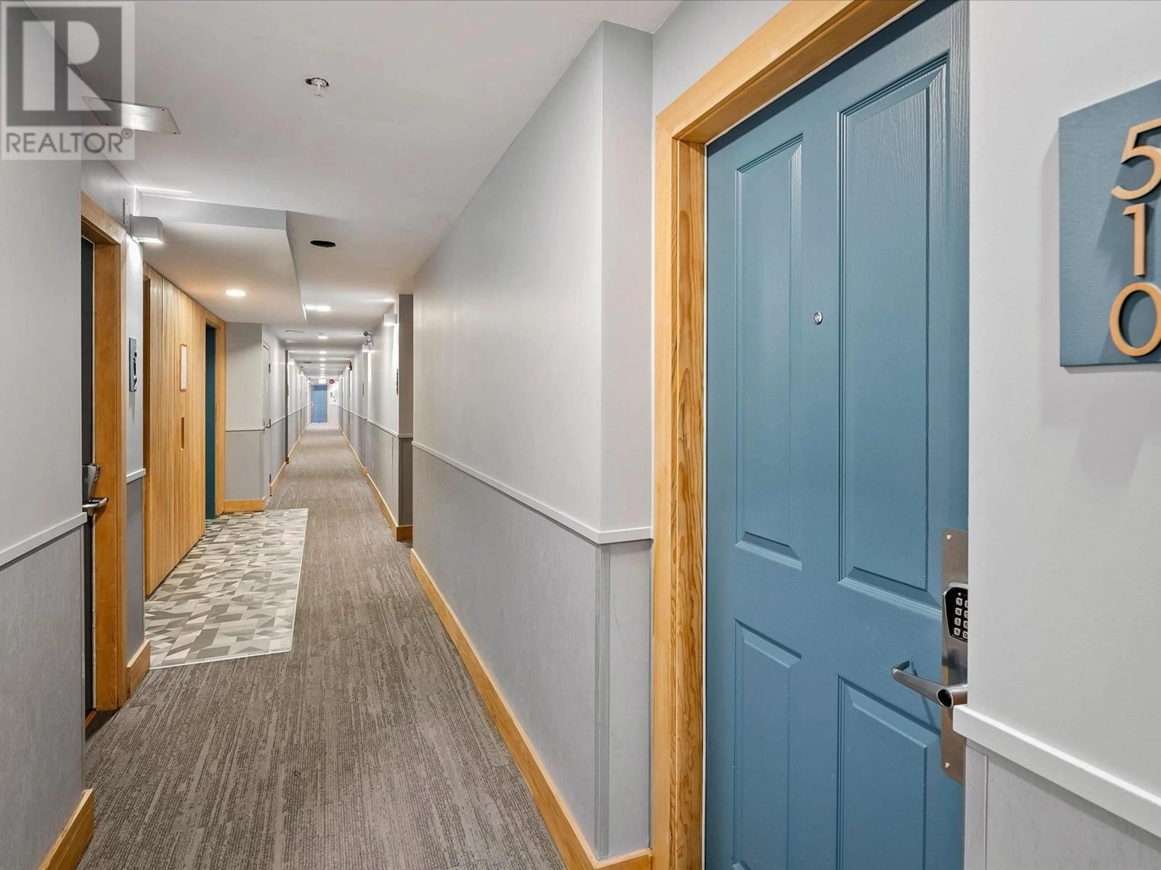 Indoor foyer for 510 - 4369 MAIN STREET, Whistler British Columbia V8E1B7