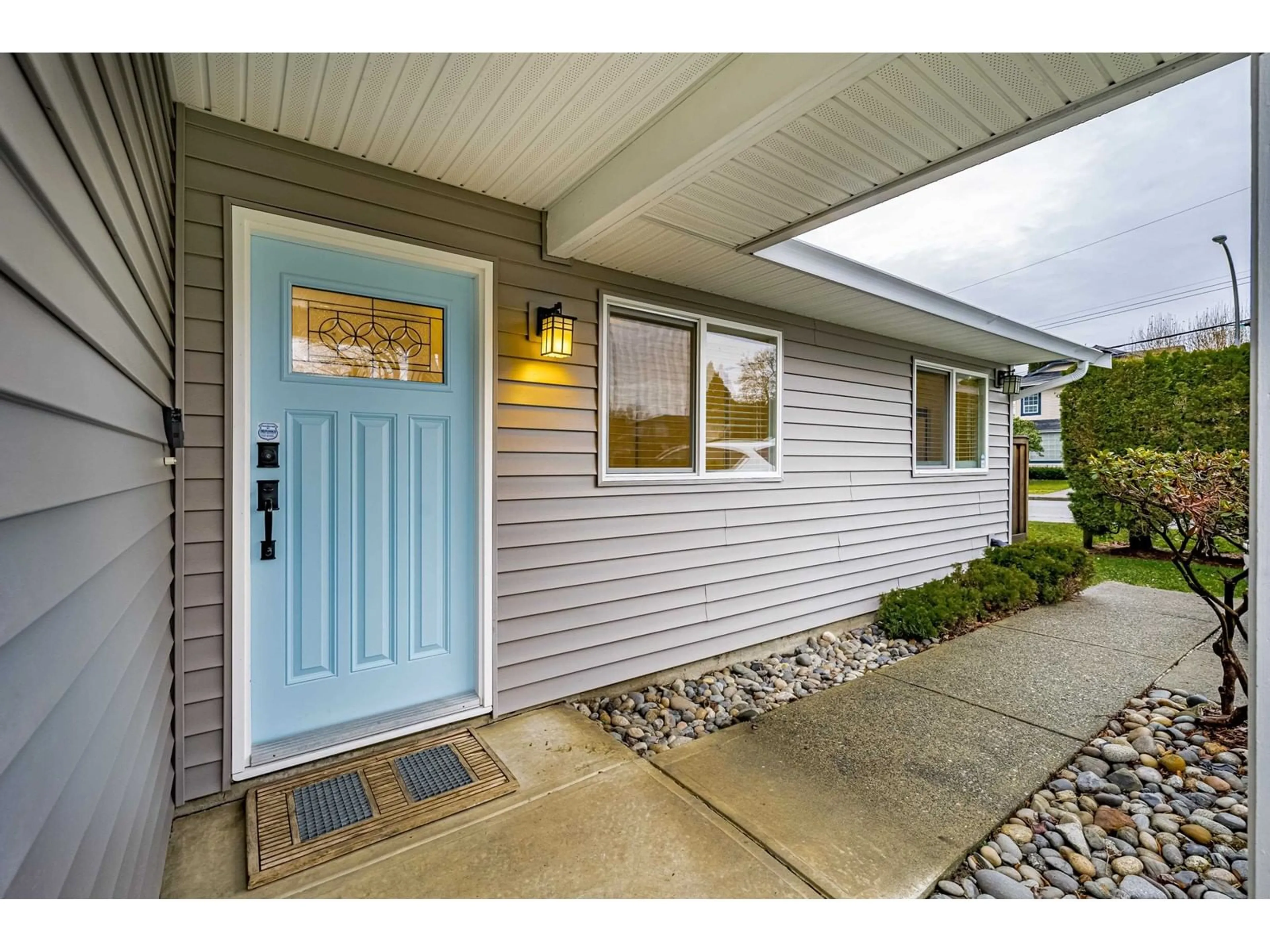 Indoor entryway for 20995 92 AVENUE, Langley British Columbia V1M2B4