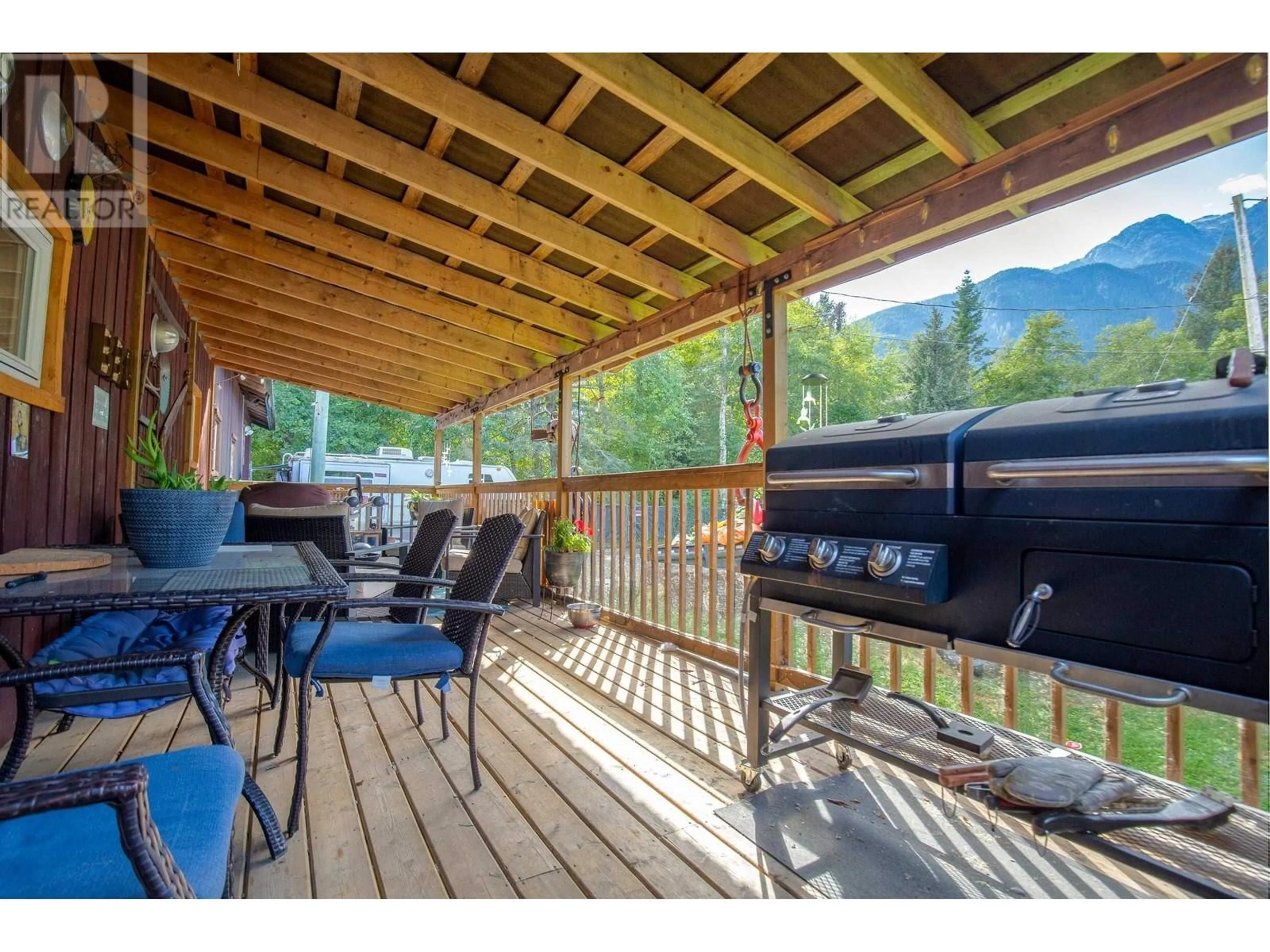 Patio, water/lake/river/ocean view for 33 BRACKEN PARK WAY, Squamish British Columbia V0N1T0