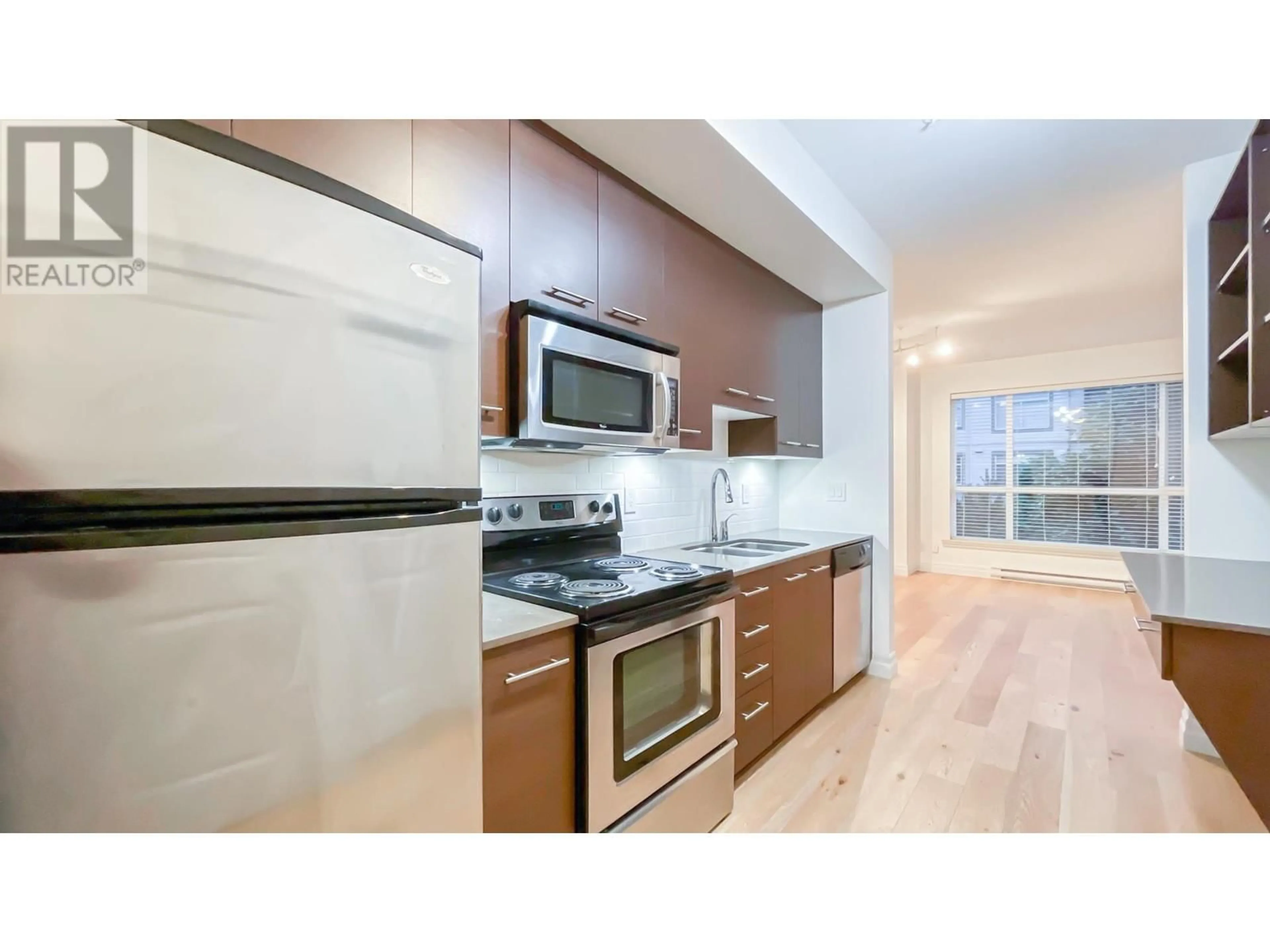 Standard kitchen, unknown for 212 2343 ATKINS AVENUE, Port Coquitlam British Columbia V3C1Y7