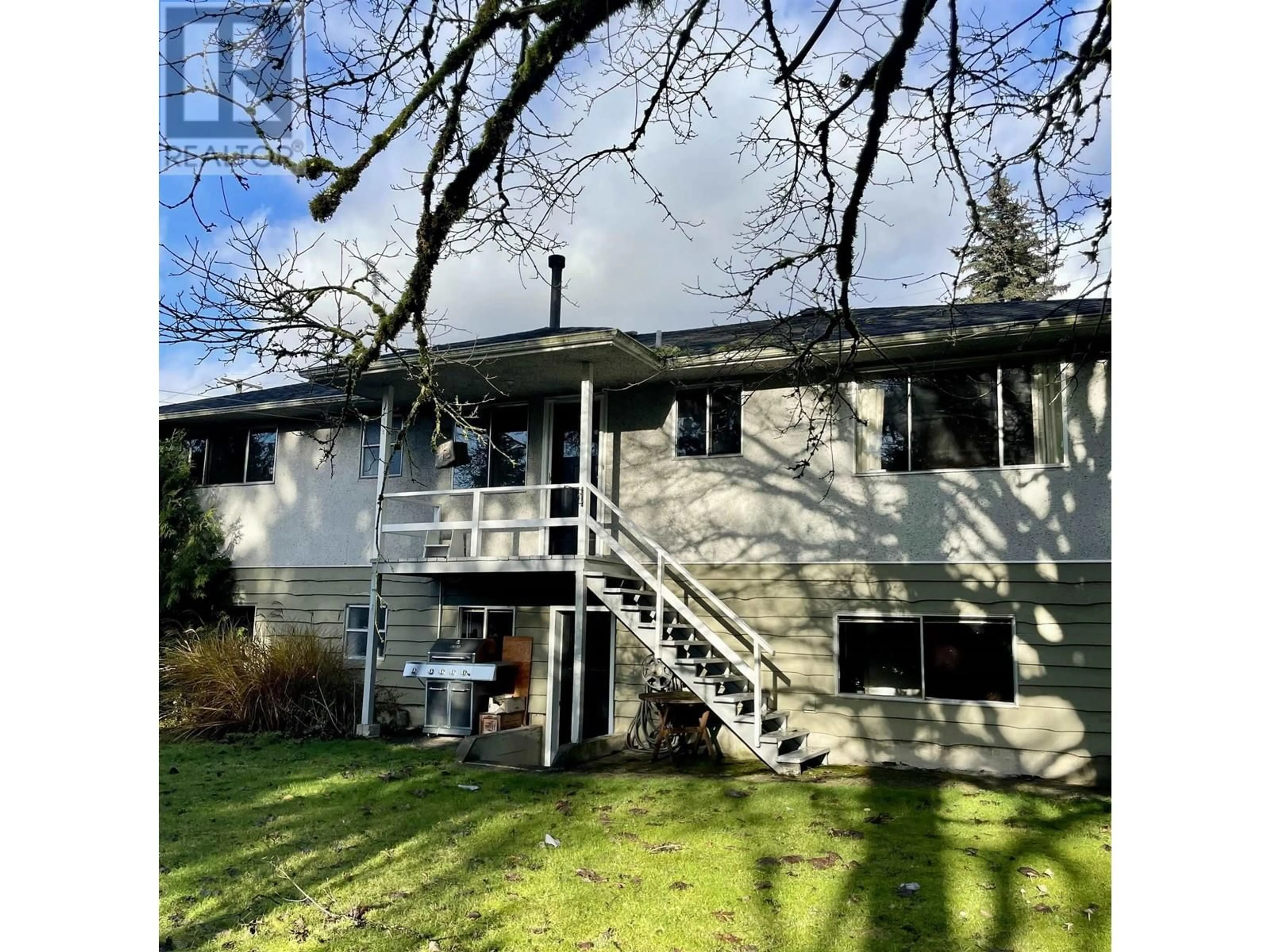 A pic from outside/outdoor area/front of a property/back of a property/a pic from drone, unknown for 7046 HILLVIEW STREET, Burnaby British Columbia V5A1Y3