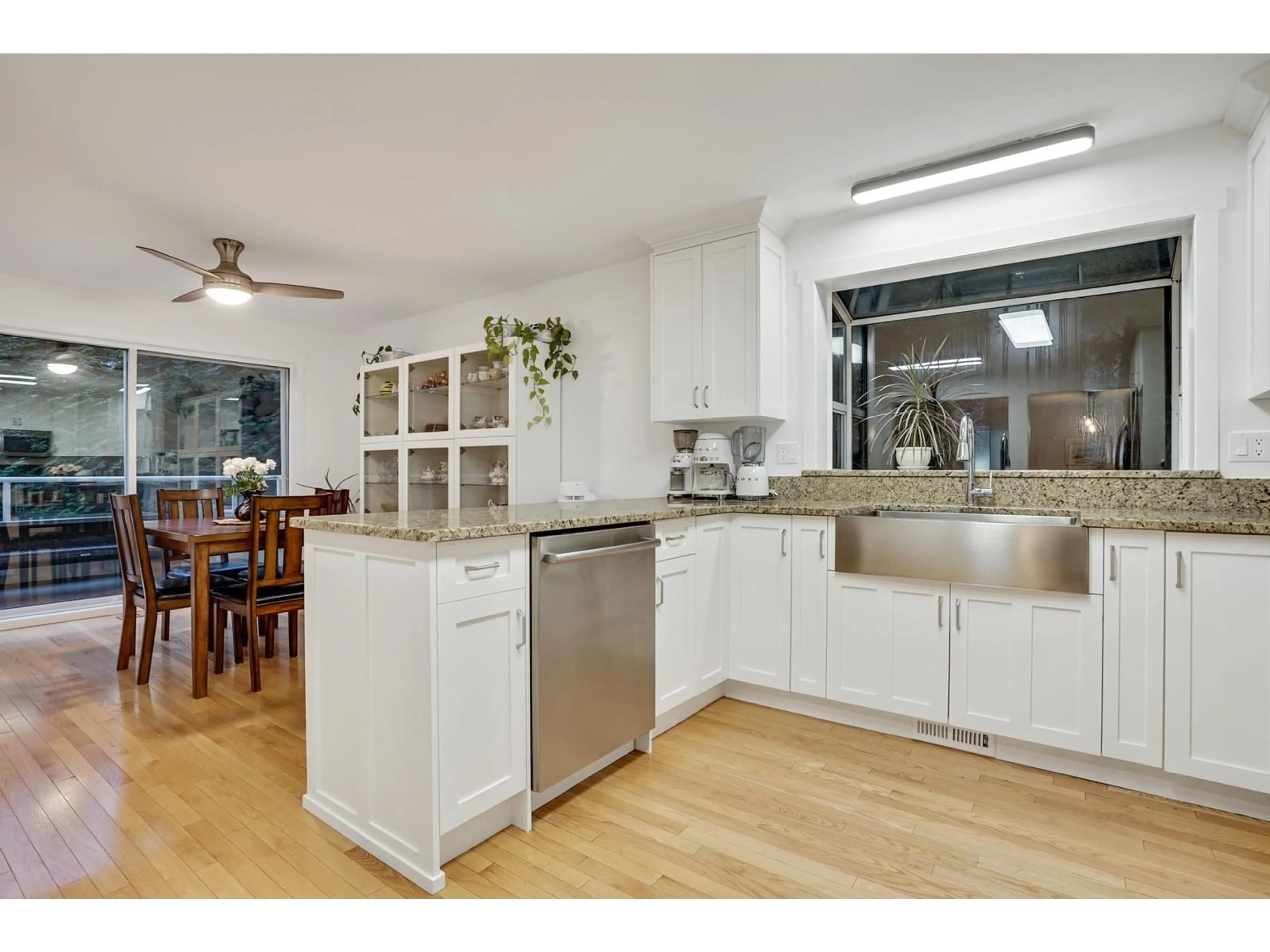 Open concept kitchen, unknown for 40 - 4001 OLD CLAYBURN, Abbotsford British Columbia V3G1C5
