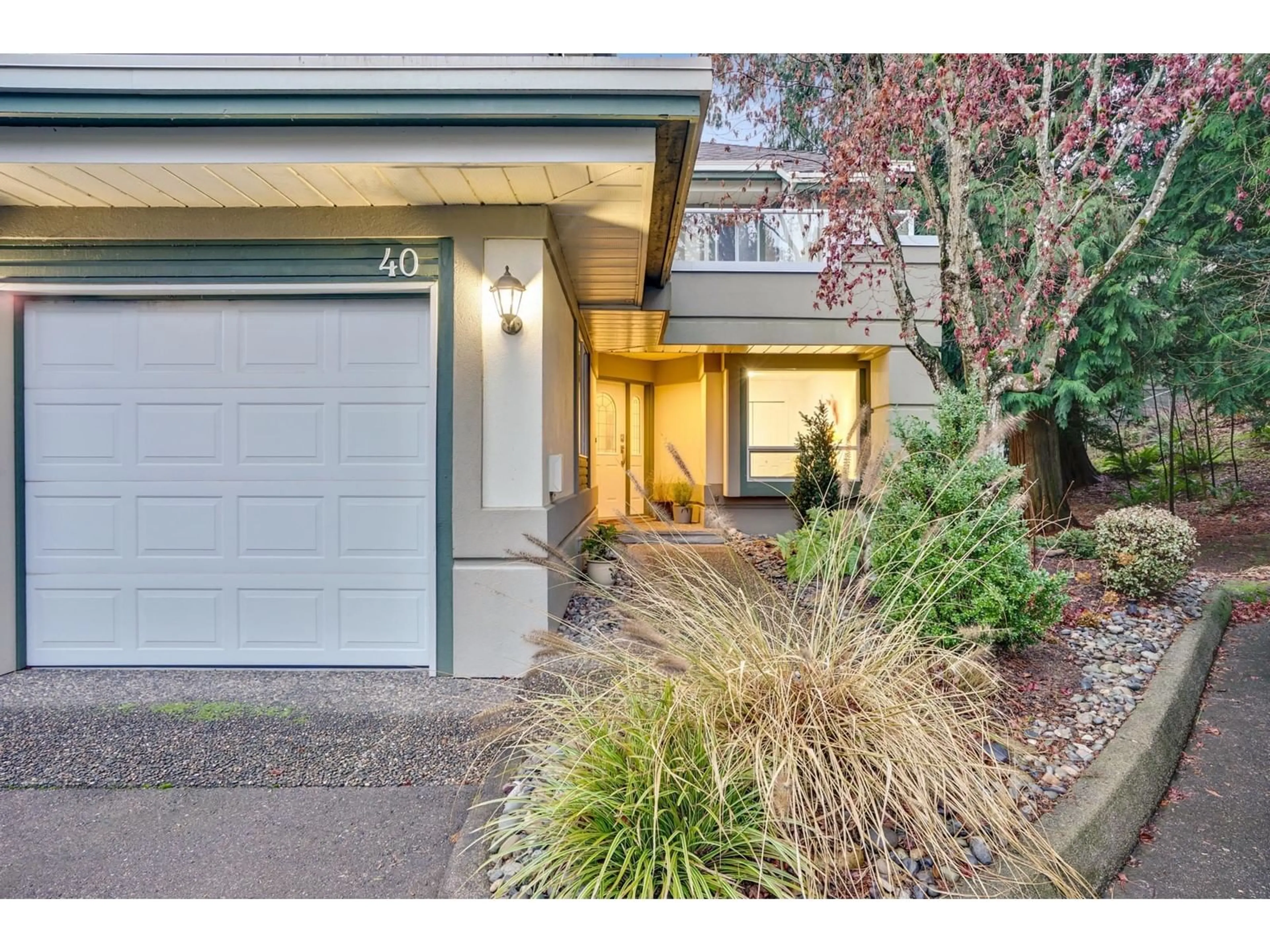 Indoor entryway for 40 4001 OLD CLAYBURN ROAD, Abbotsford British Columbia V3G1C5