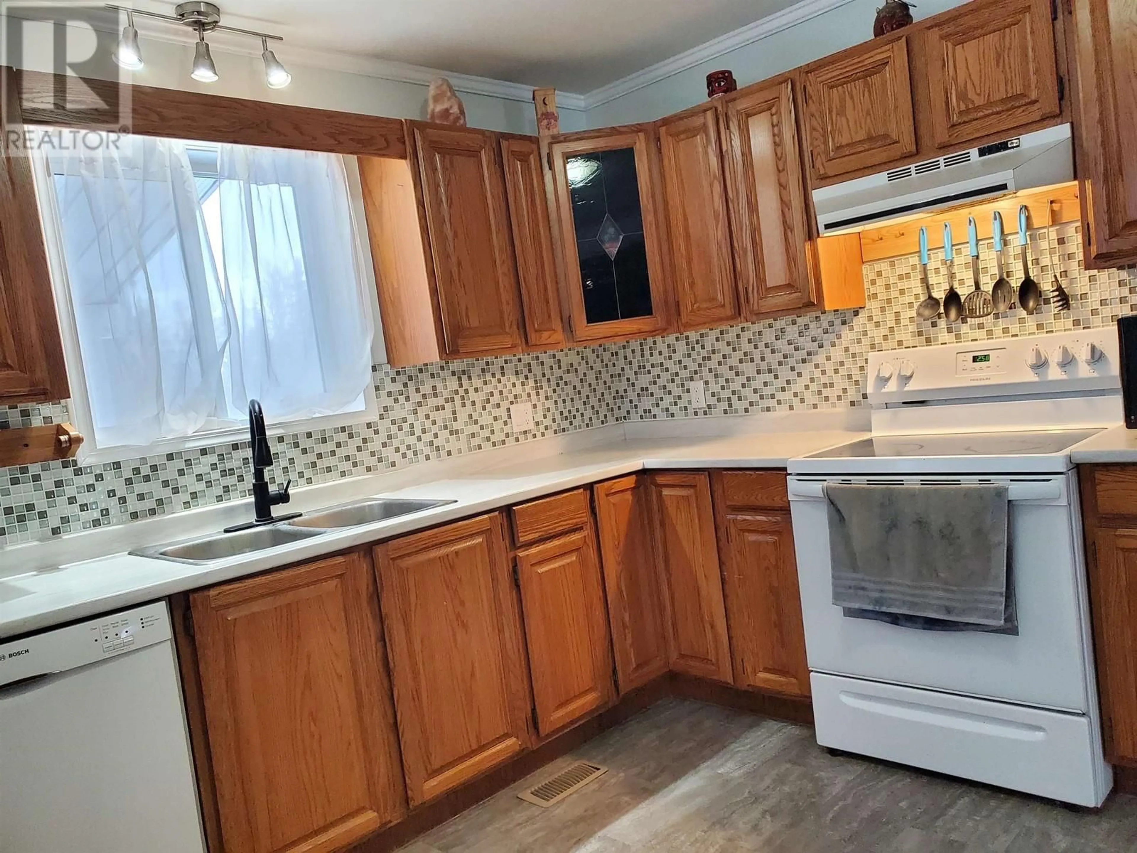 Standard kitchen, unknown for 1569 PATCHETT ROAD, Quesnel British Columbia V2J7A6