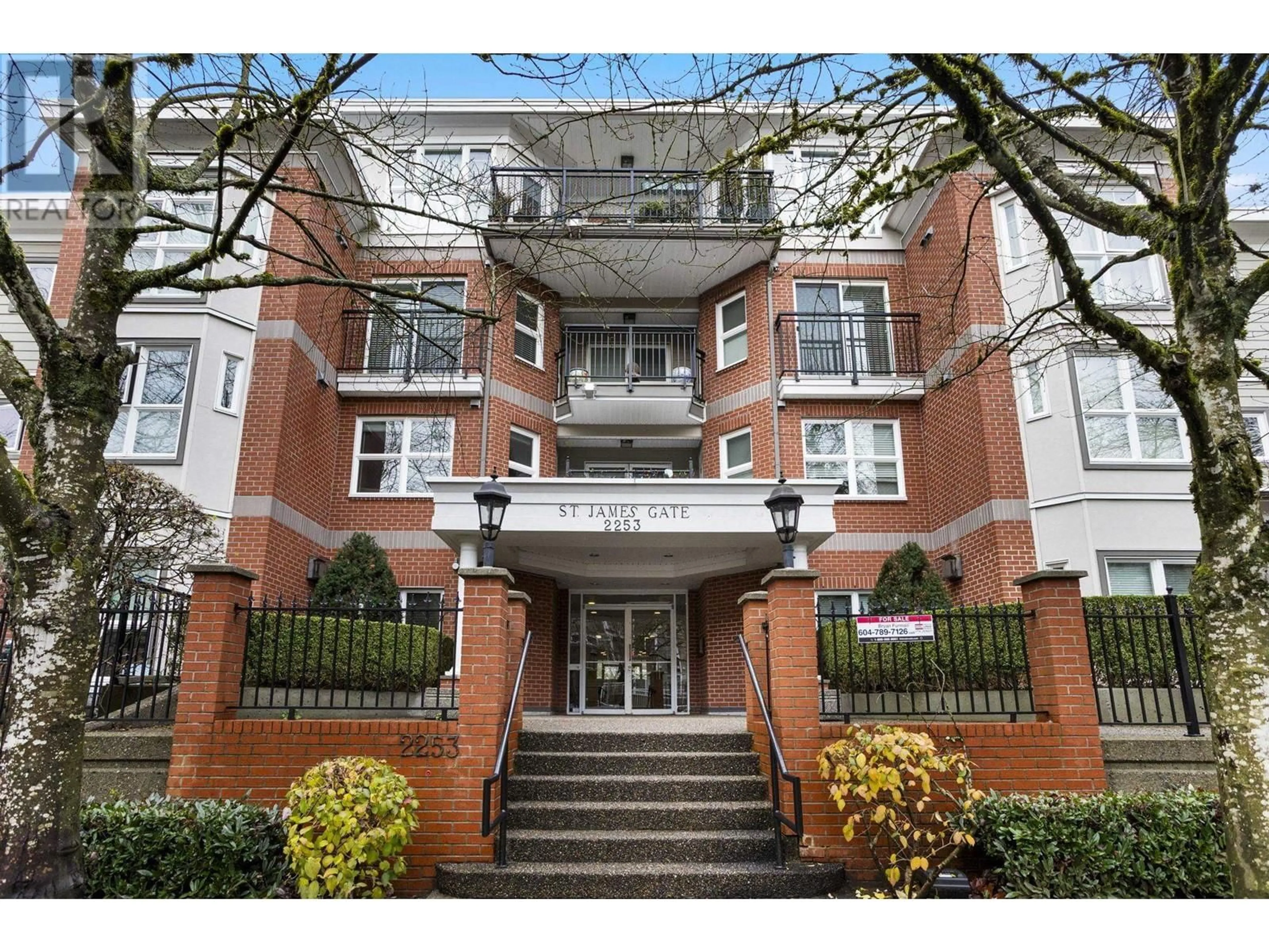 Indoor foyer for 307 2253 WELCHER AVENUE, Port Coquitlam British Columbia V3C1X2