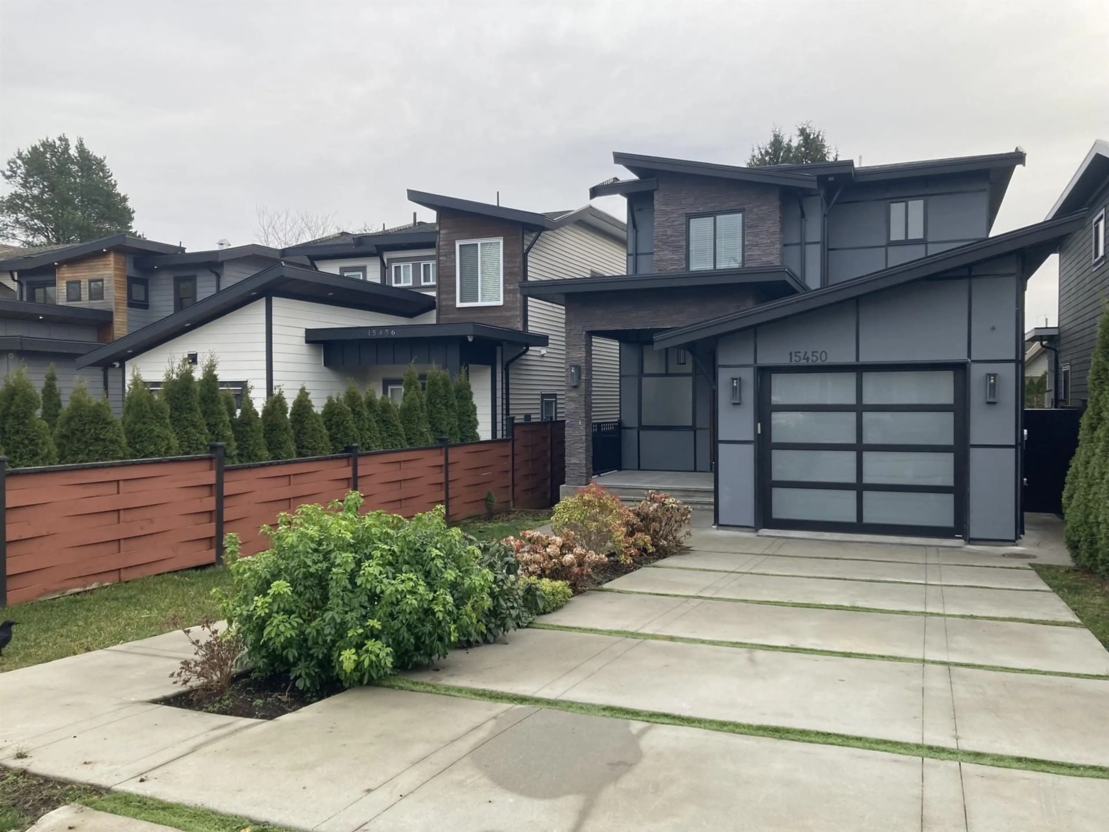 Home with brick exterior material, street for 15450 RUSSELL AVENUE, White Rock British Columbia V4B2R3