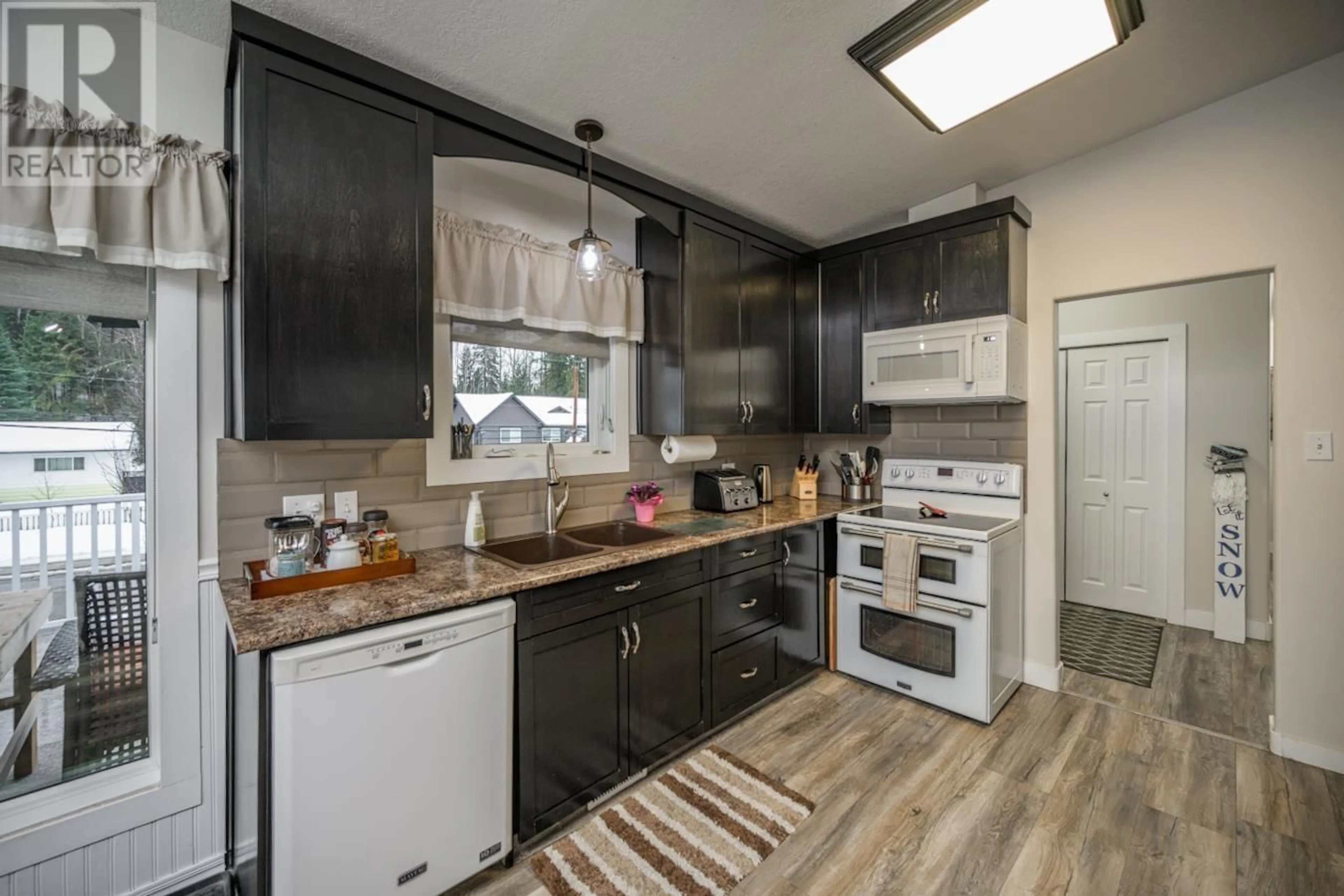 Open concept kitchen, unknown for 1620 ABERDEEN ROAD, Prince George British Columbia V2K1G2