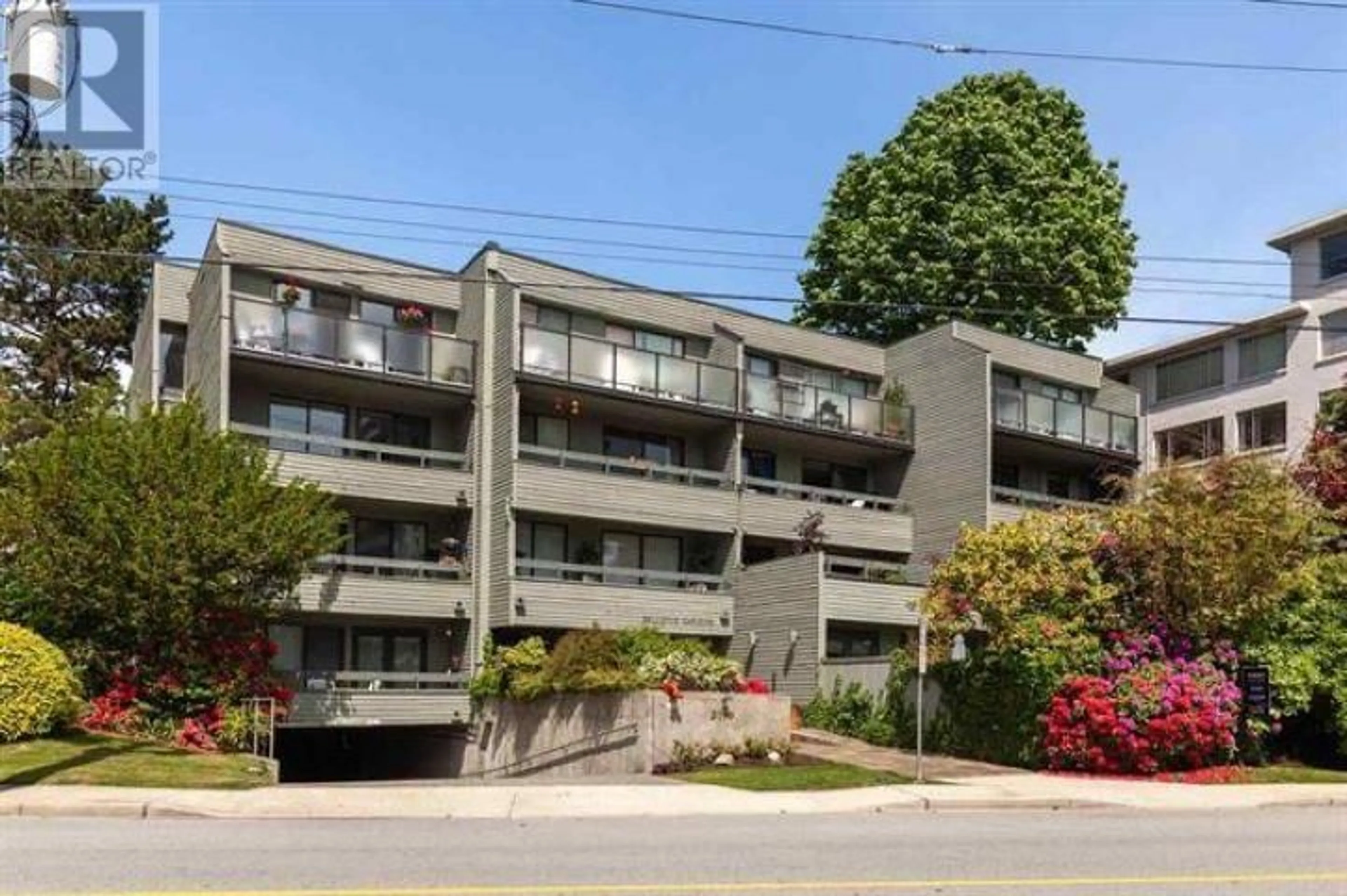 Patio, unknown for 407 2119 BELLEVUE AVENUE, West Vancouver British Columbia V7V1C2