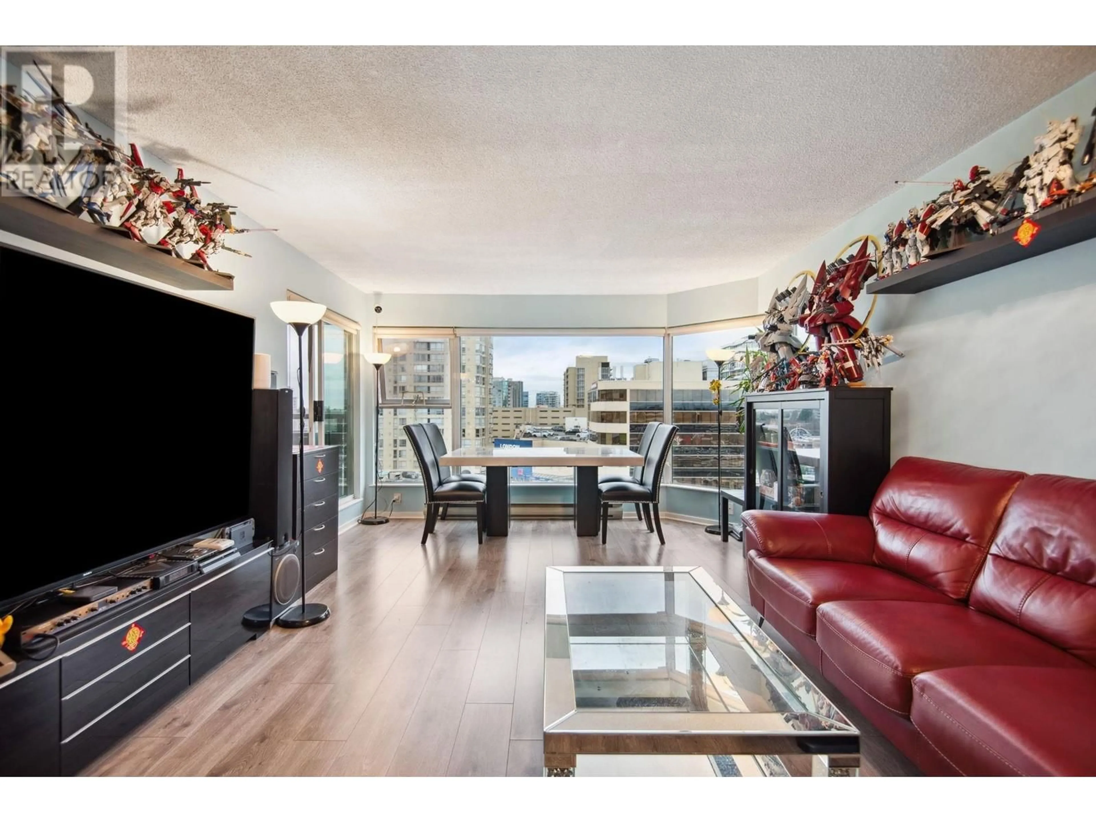 Living room with furniture, wood/laminate floor for 401 8081 WESTMINSTER HIGHWAY, Richmond British Columbia V6X1A7