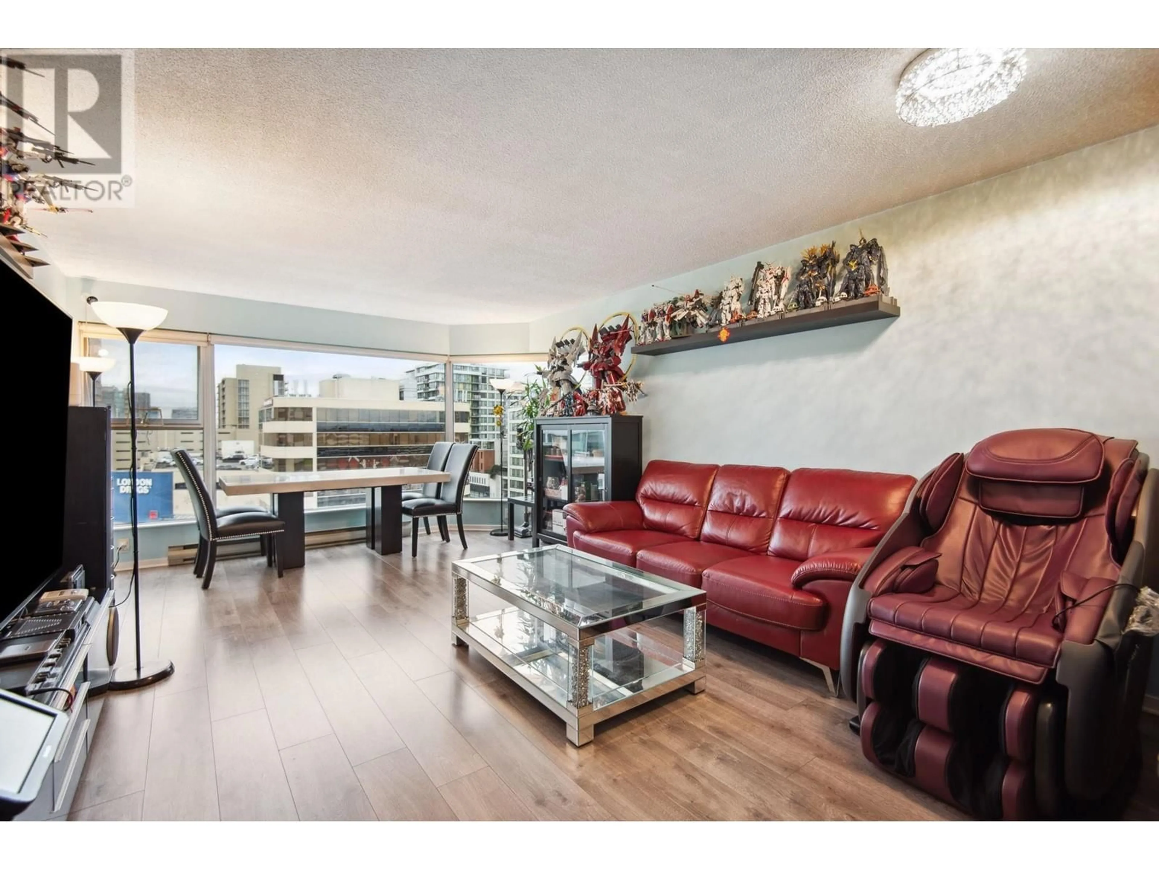 Living room with furniture, wood/laminate floor for 401 8081 WESTMINSTER HIGHWAY, Richmond British Columbia V6X1A7