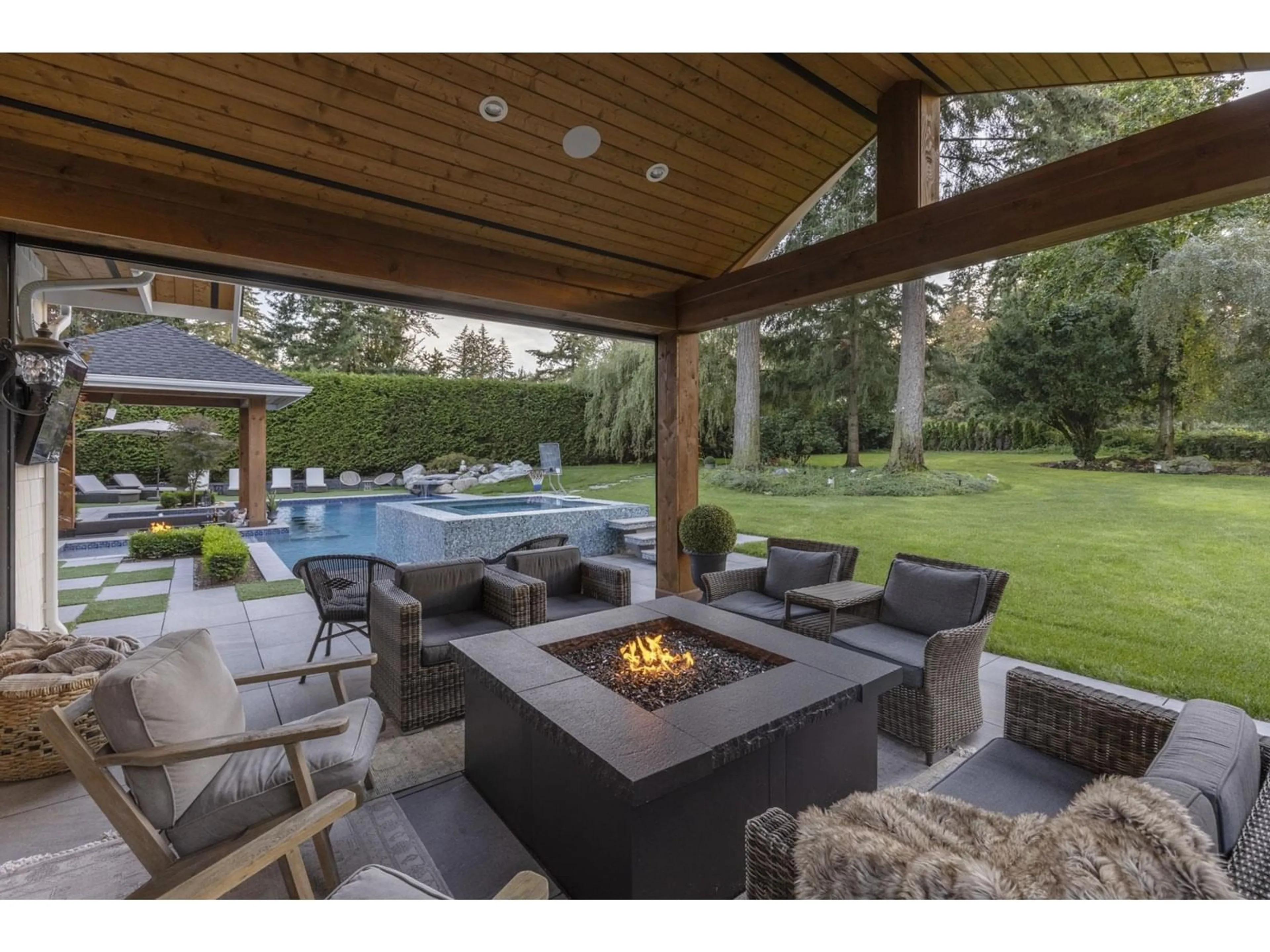 Patio, mountain view for 2669 171 STREET, Surrey British Columbia V3Z0B3