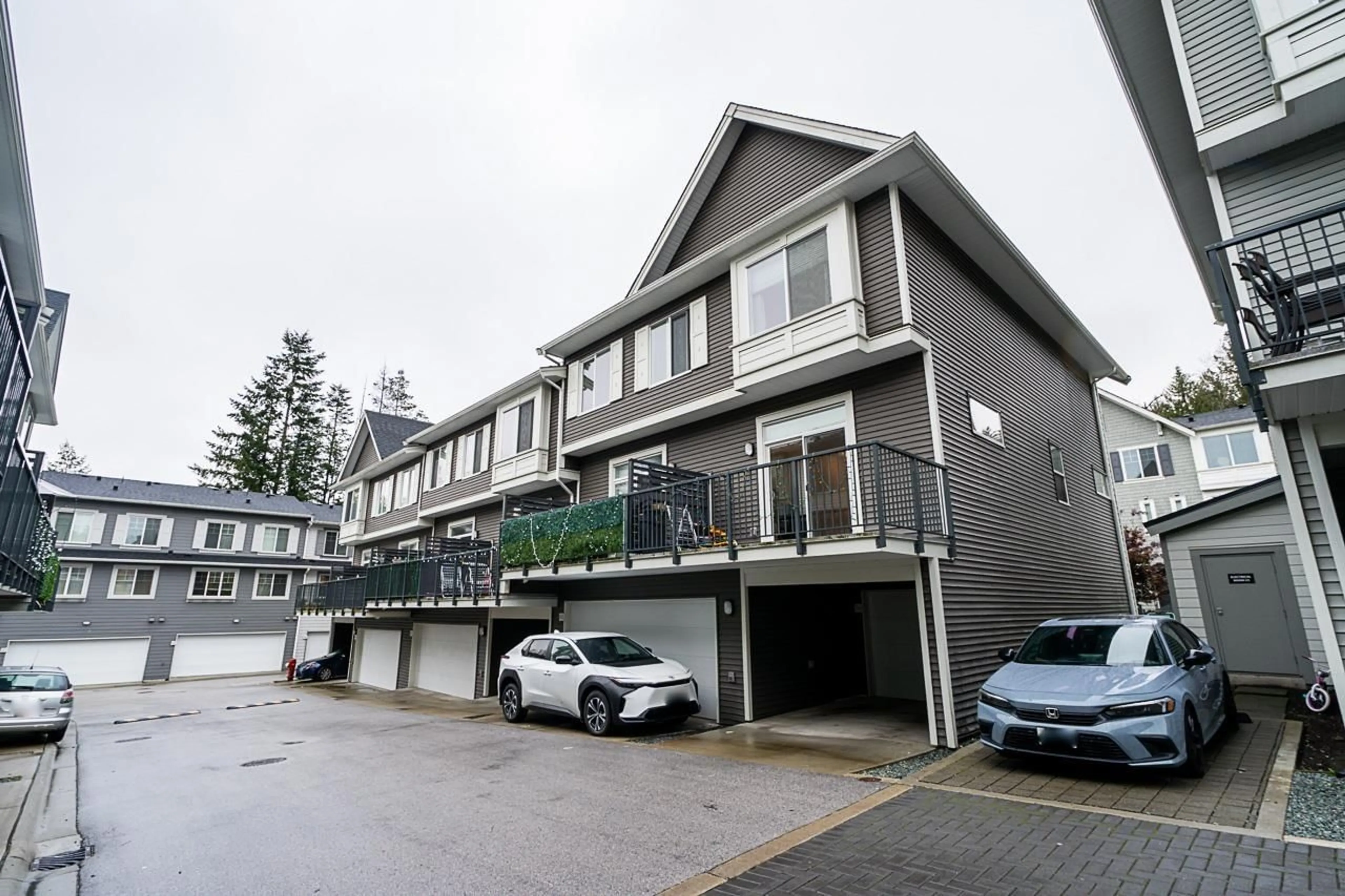 Unknown for 64 8168 136A STREET, Surrey British Columbia V3W2Z6