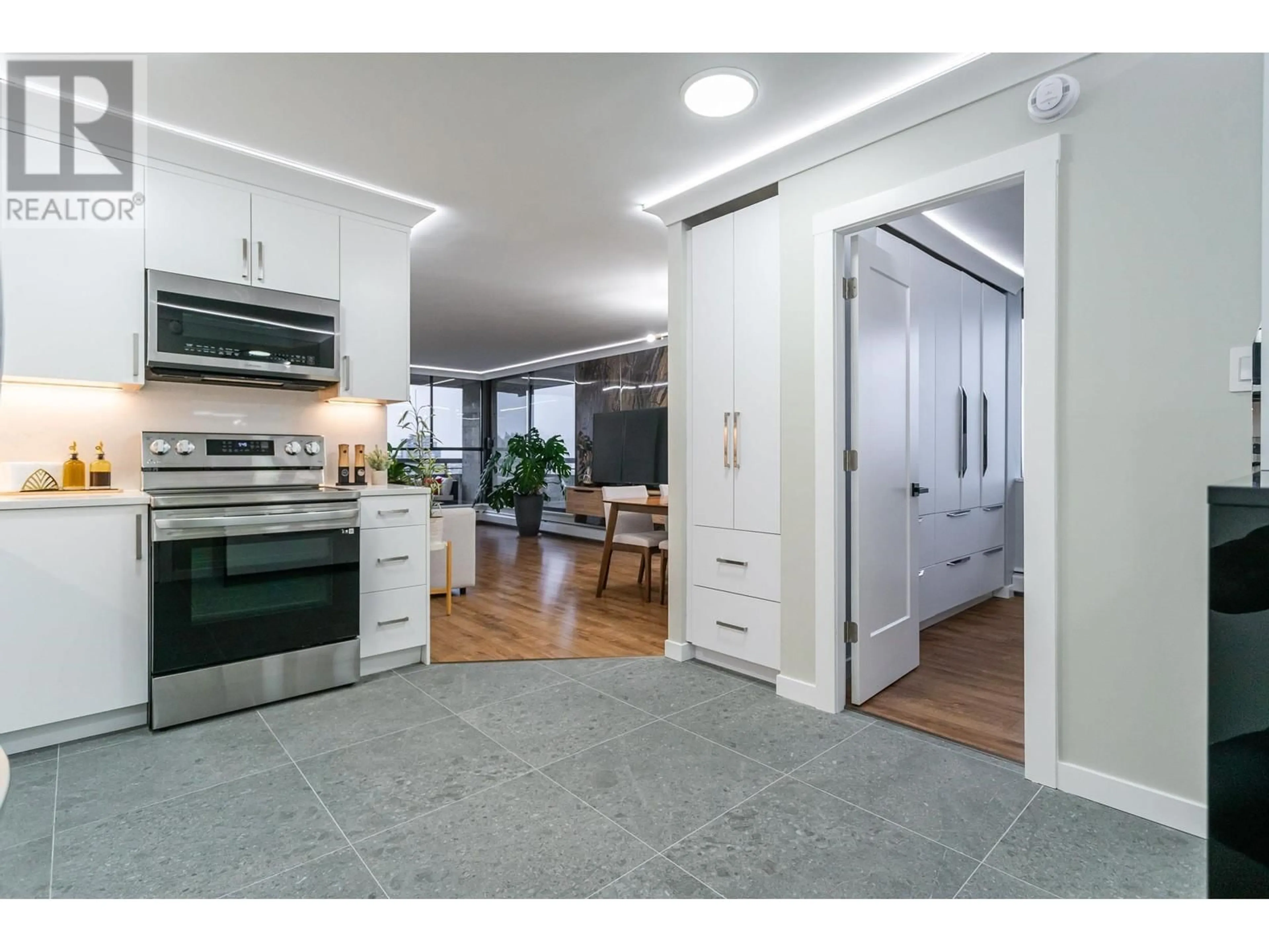 Open concept kitchen, unknown for 2205 3771 BARTLETT COURT, Burnaby British Columbia V3J7G8