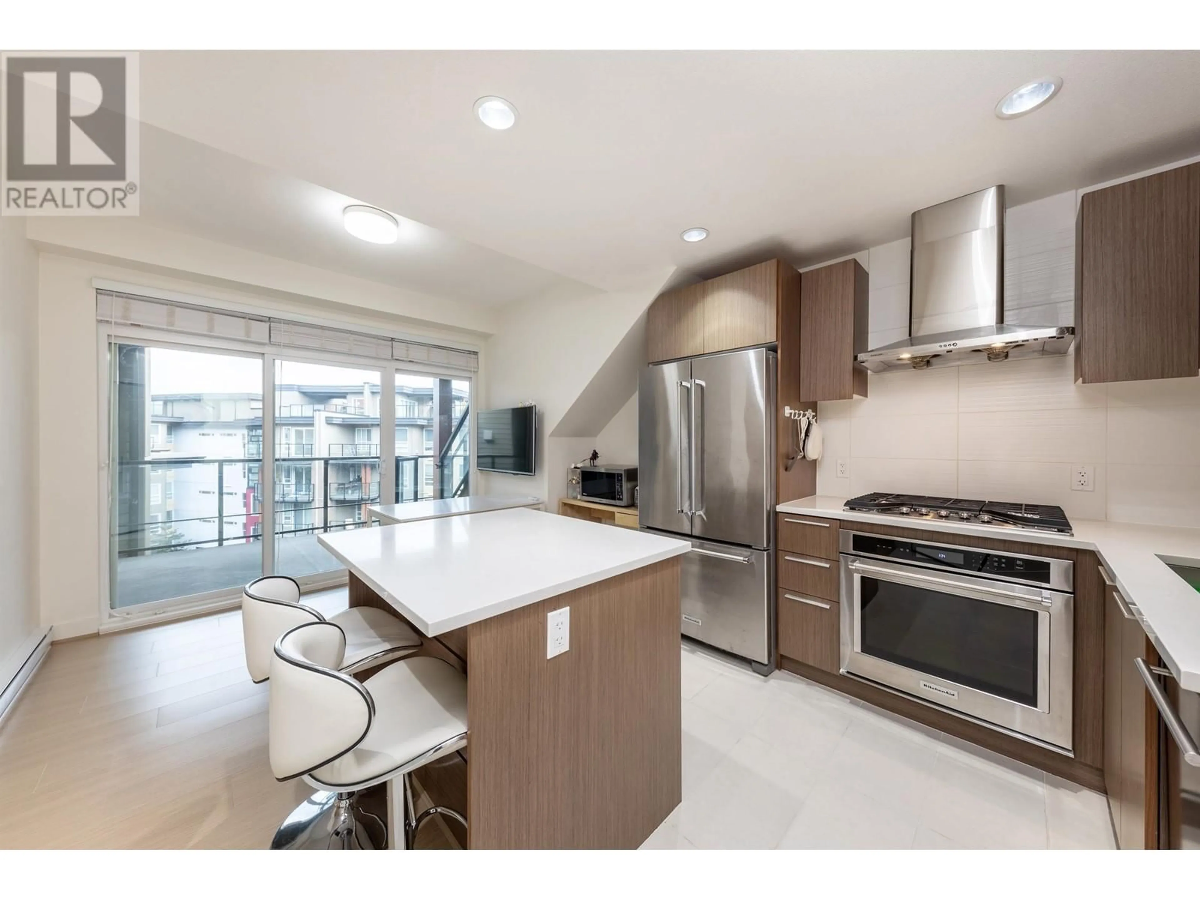 Open concept kitchen, ceramic/tile floor for PH7 3462 ROSS DRIVE, Vancouver British Columbia V6S0H6