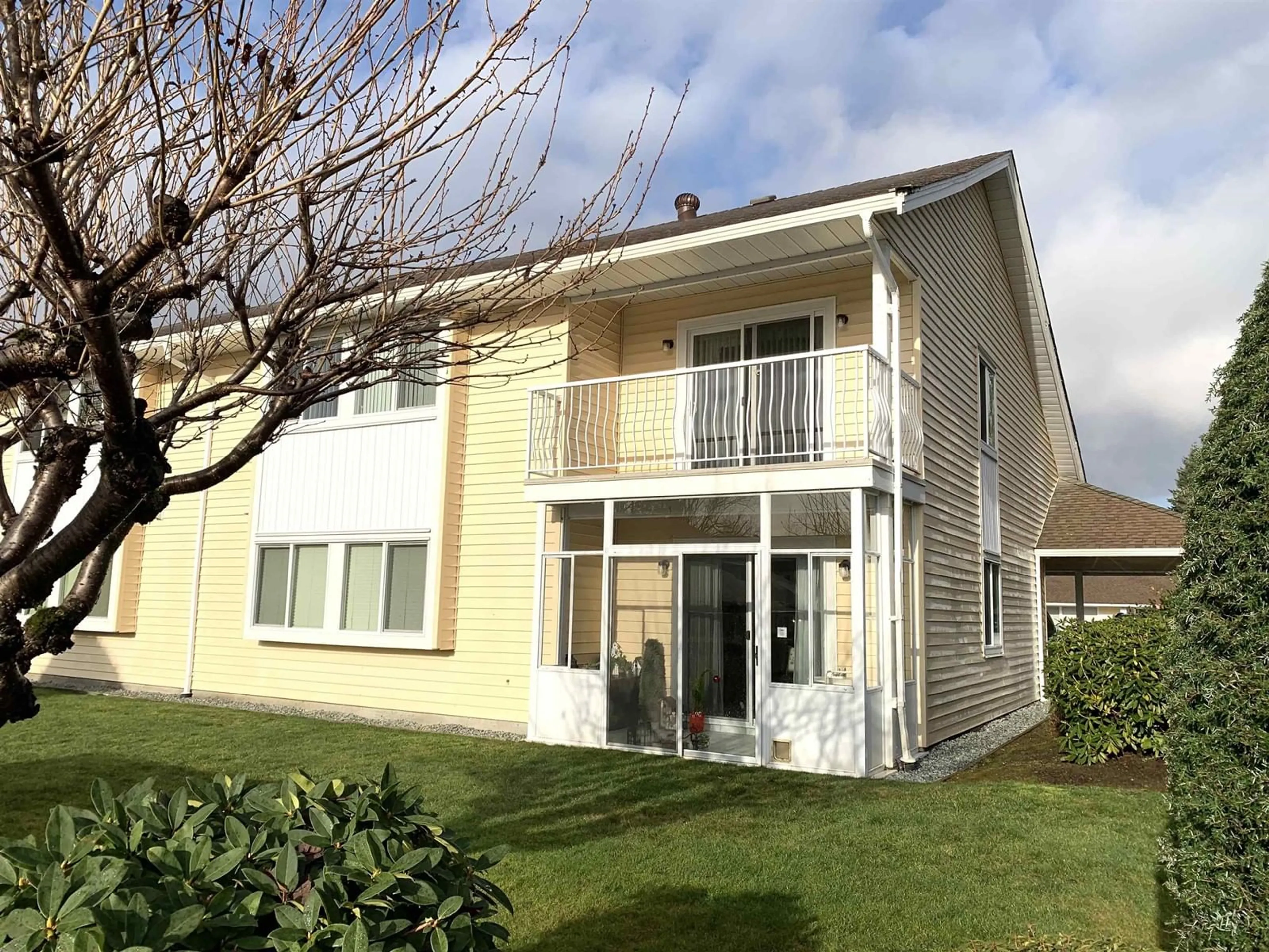 Home with vinyl exterior material, building for 24 - 7525 MARTIN, Mission British Columbia V2V6N2