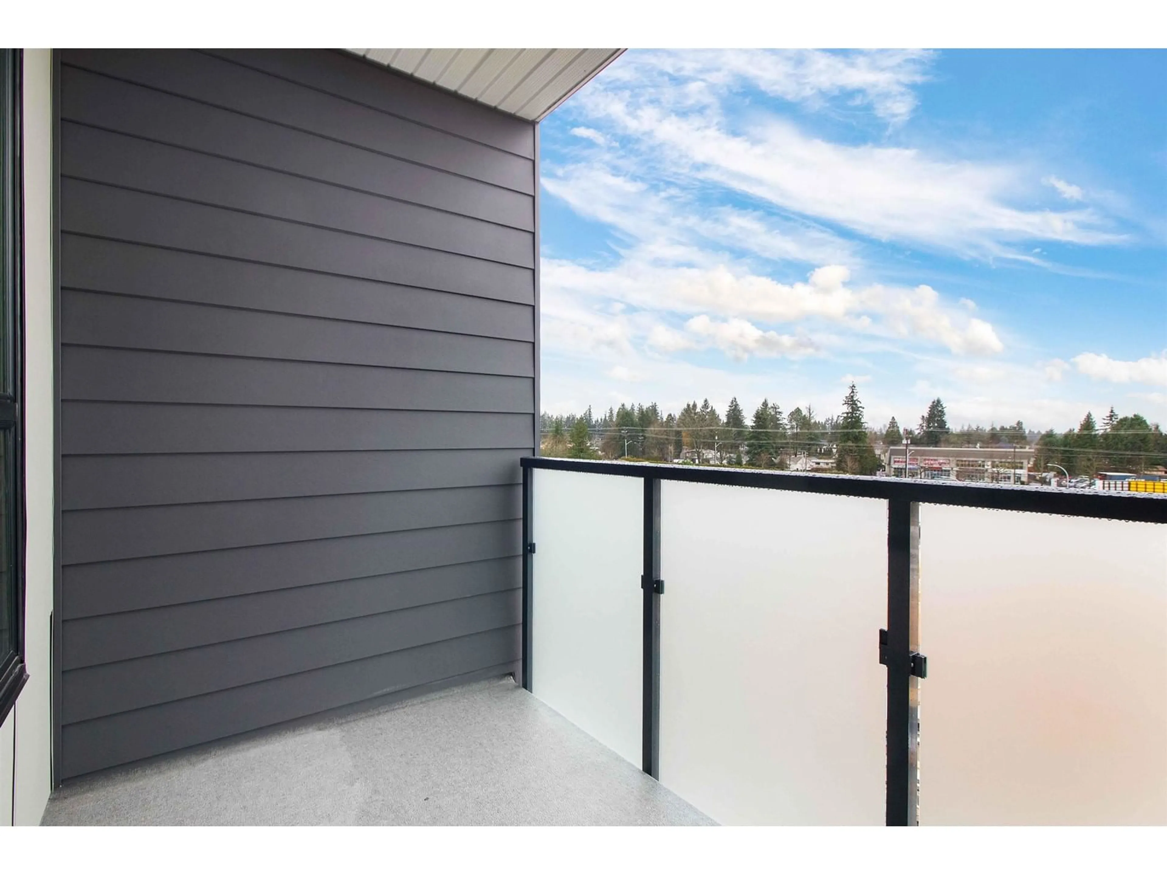 Balcony in the apartment, water/lake/river/ocean view for 506 15738 85 AVENUE, Surrey British Columbia V4N6Y1