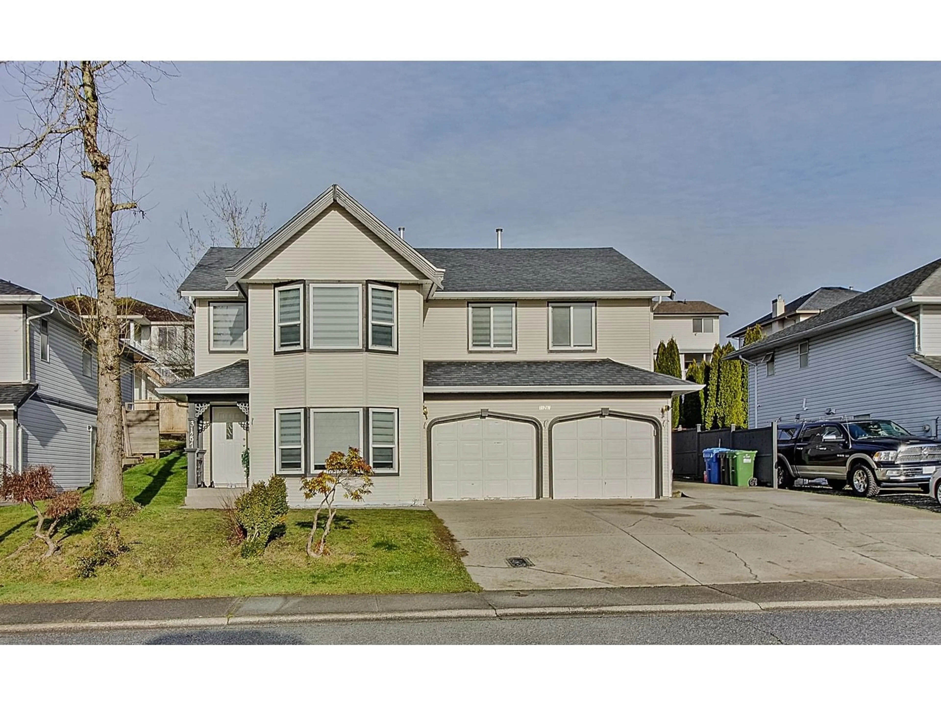 Home with vinyl exterior material, street for 31297 WAGNER DRIVE, Abbotsford British Columbia V2T5G1