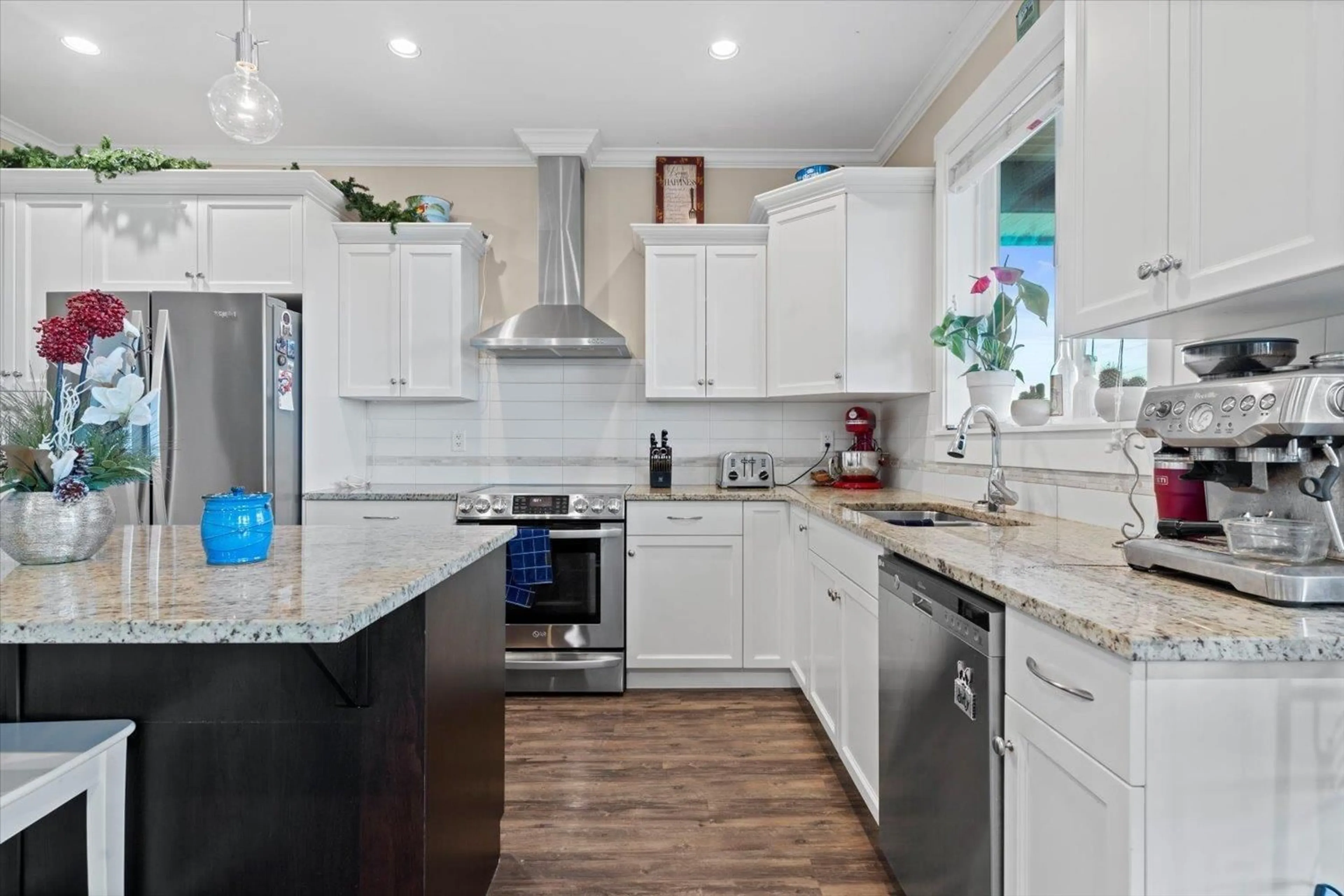 Open concept kitchen, unknown for 51047 SOPHIE CRESCENT|Eastern Hillsides, Chilliwack British Columbia V4Z0C1