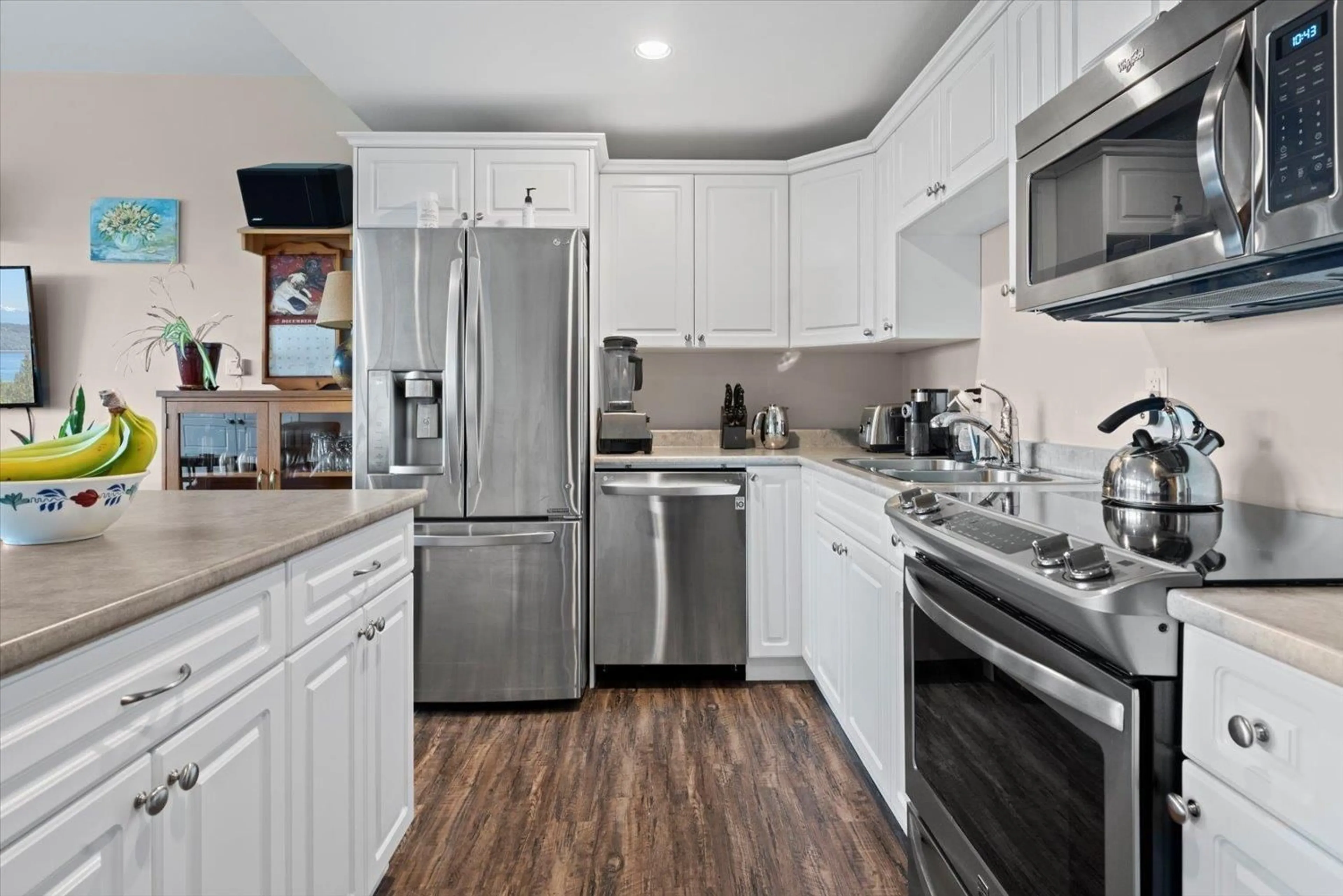 Open concept kitchen, unknown for 51047 SOPHIE CRESCENT|Eastern Hillsides, Chilliwack British Columbia V4Z0C1