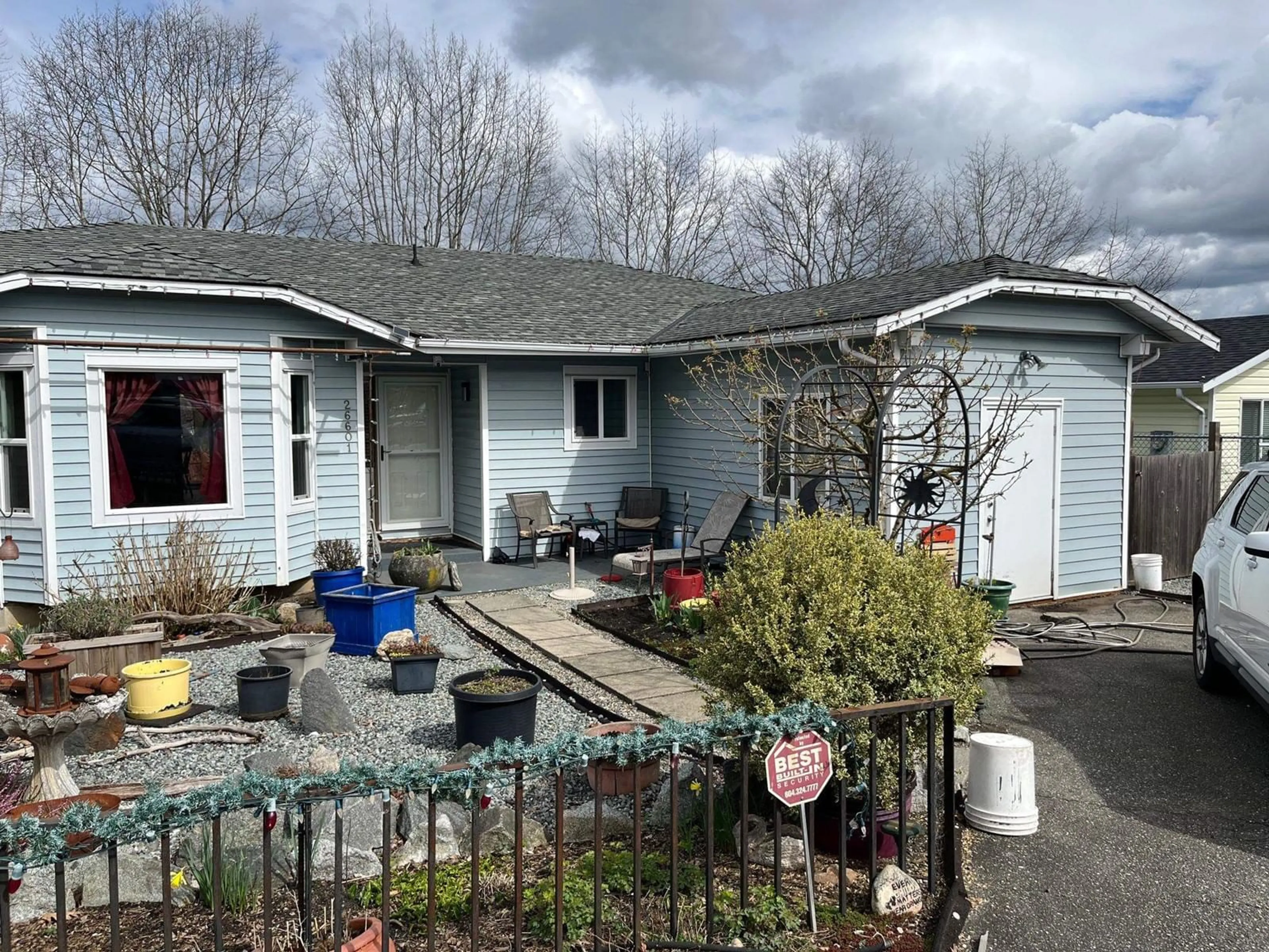 A pic from outside/outdoor area/front of a property/back of a property/a pic from drone, street for 26601 30A AVENUE, Langley British Columbia V4W3C8