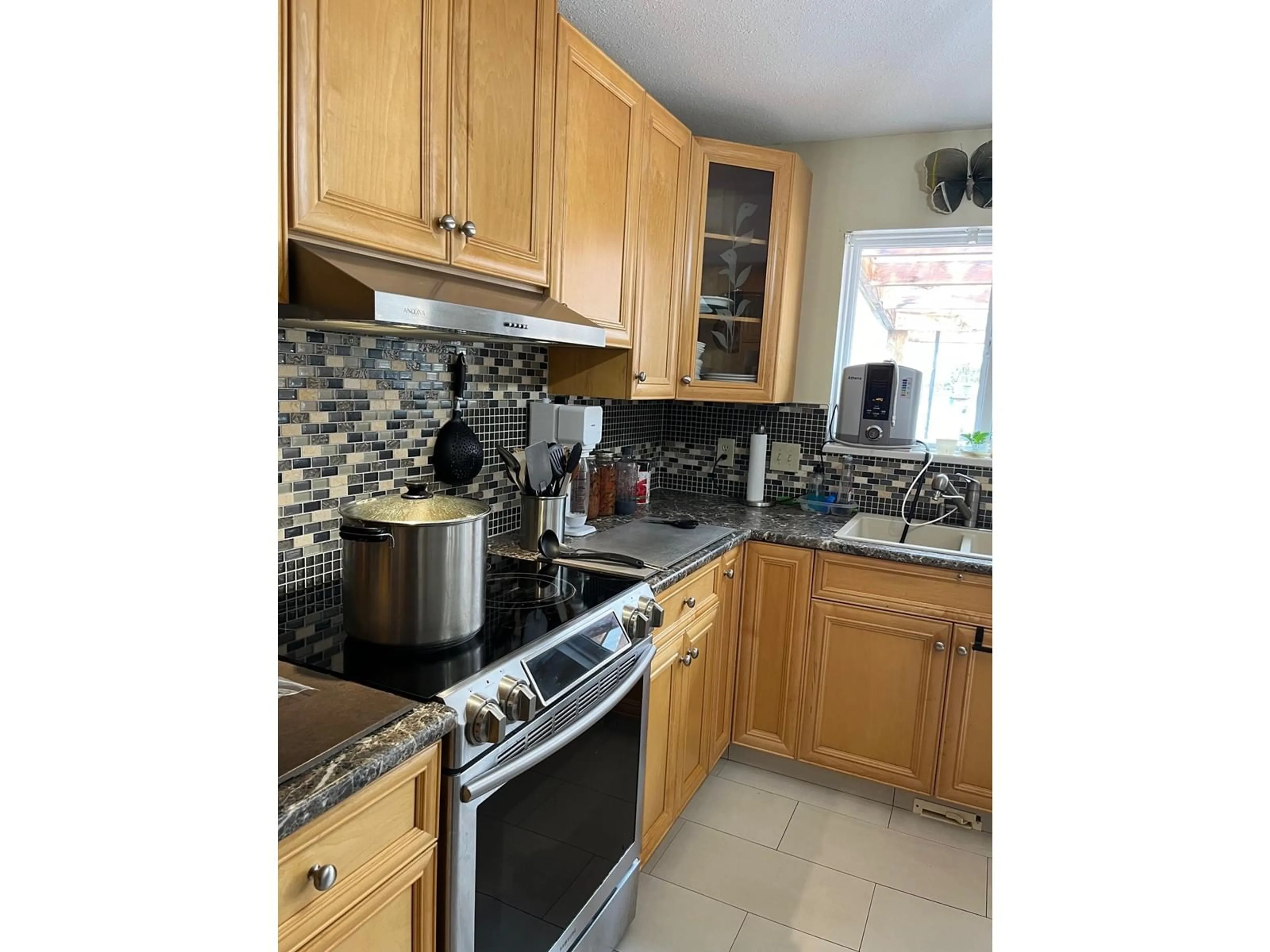 Standard kitchen, unknown for 26601 30A AVENUE, Langley British Columbia V4W3C8